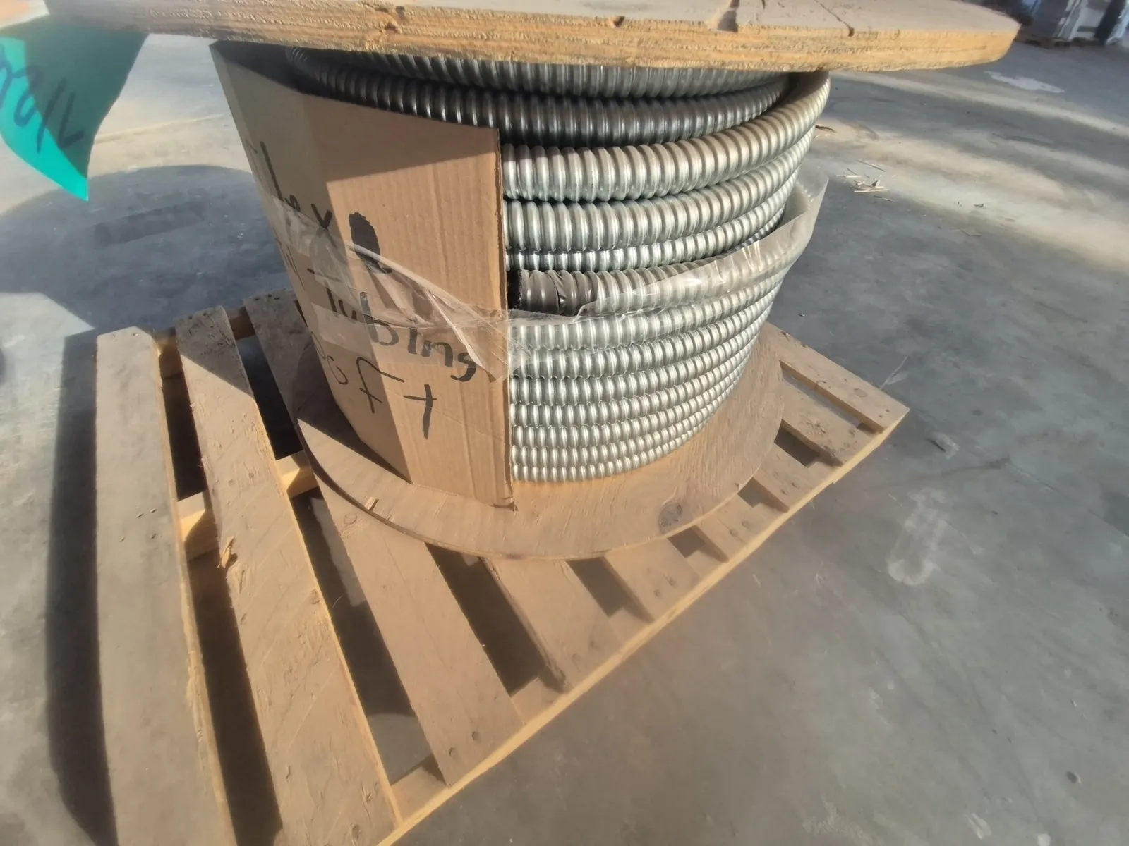 (1) Spool Of 1 1/4" Flex Metal Conduit, Approximately 200', photo 3 of 3