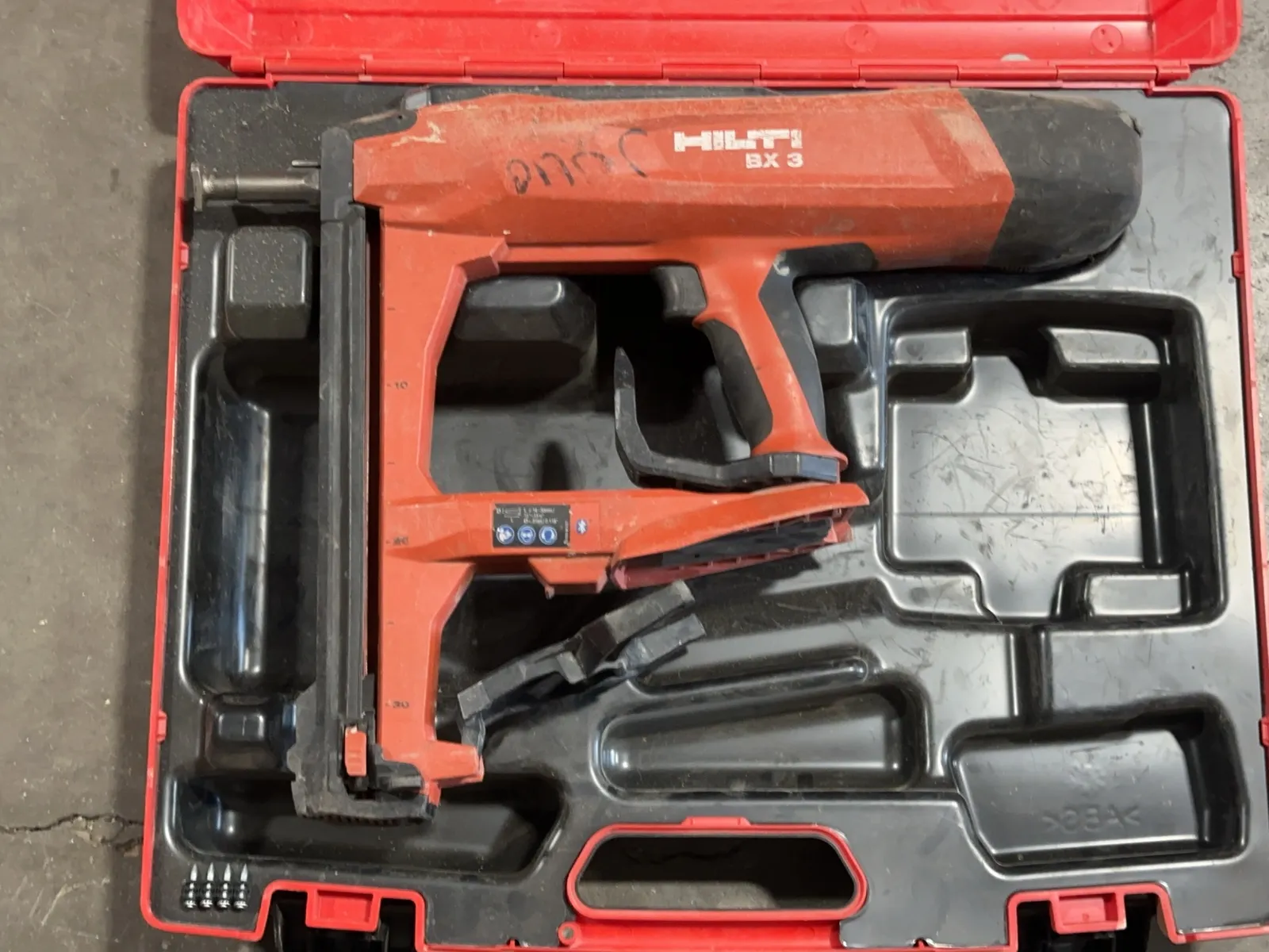 Hilti BX3 Cordless, Combustion-Free, Battery-Actuated Nailer With Case, photo 2 of 3