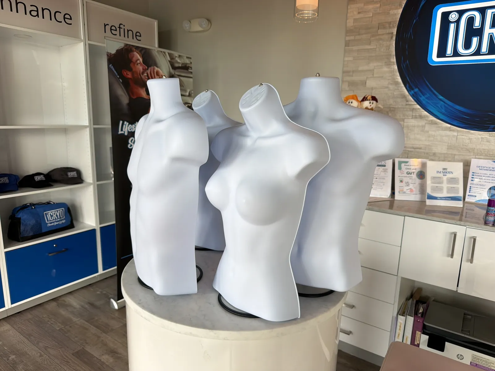 (4) Mannequins, photo 2 of 5