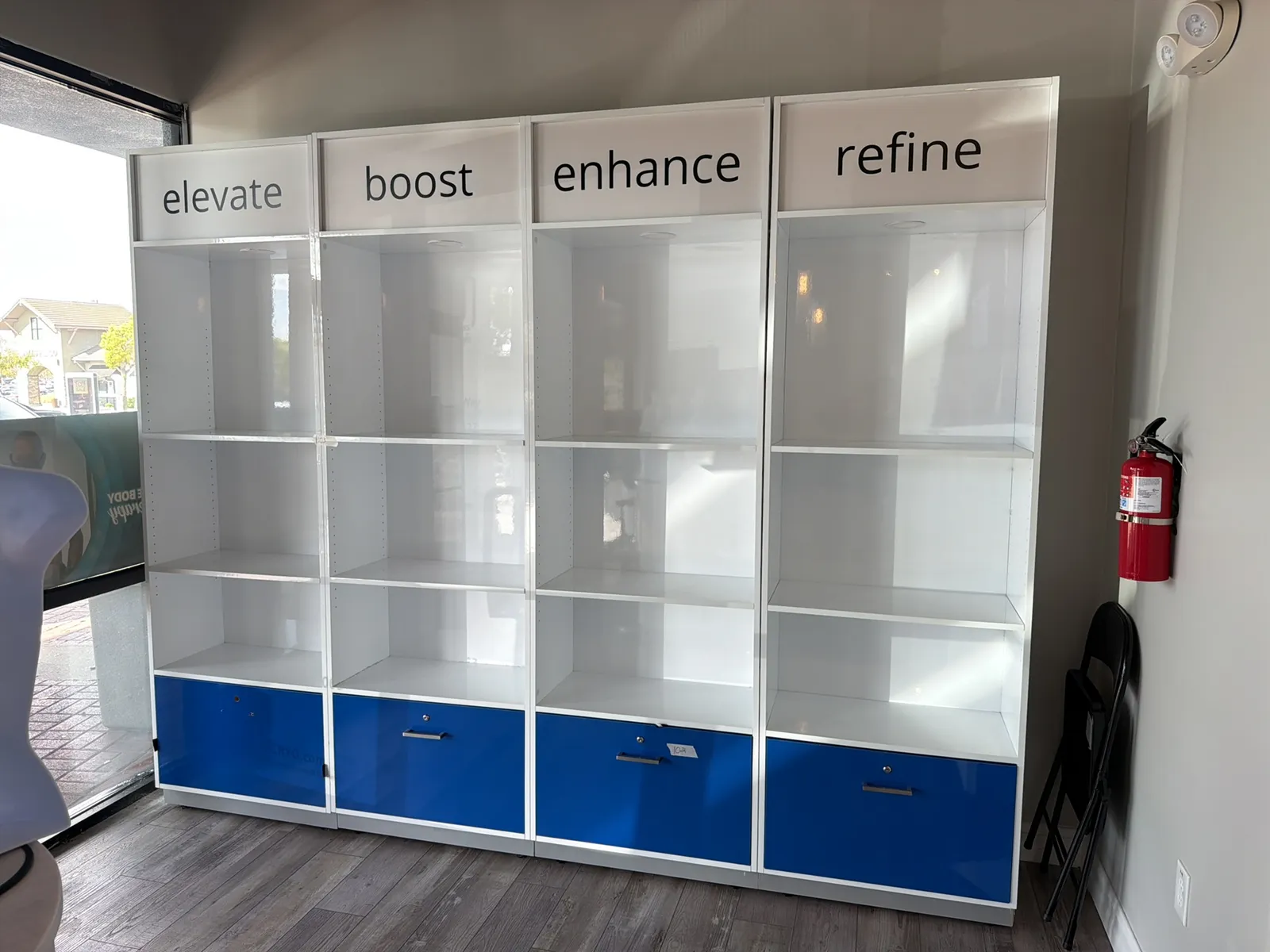 Storage / Cabinet Unit, photo 2 of 6