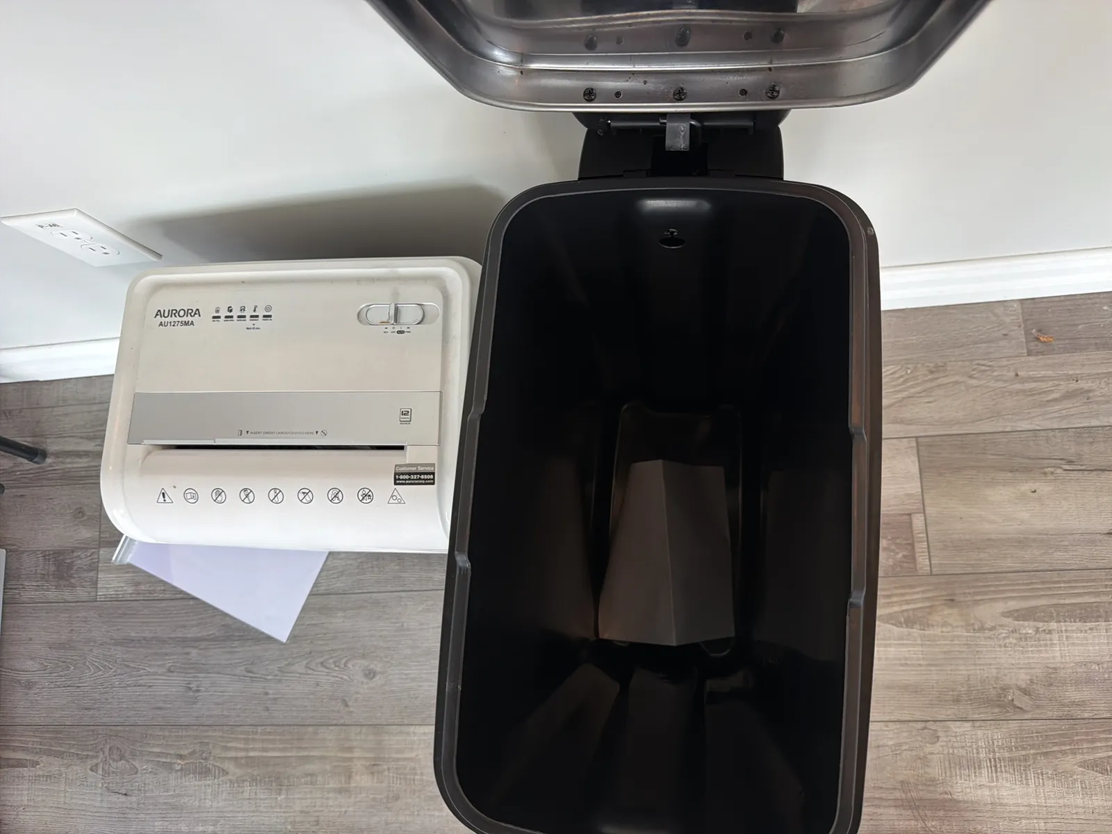 Trash Can And Paper Shredder, photo 2 of 4