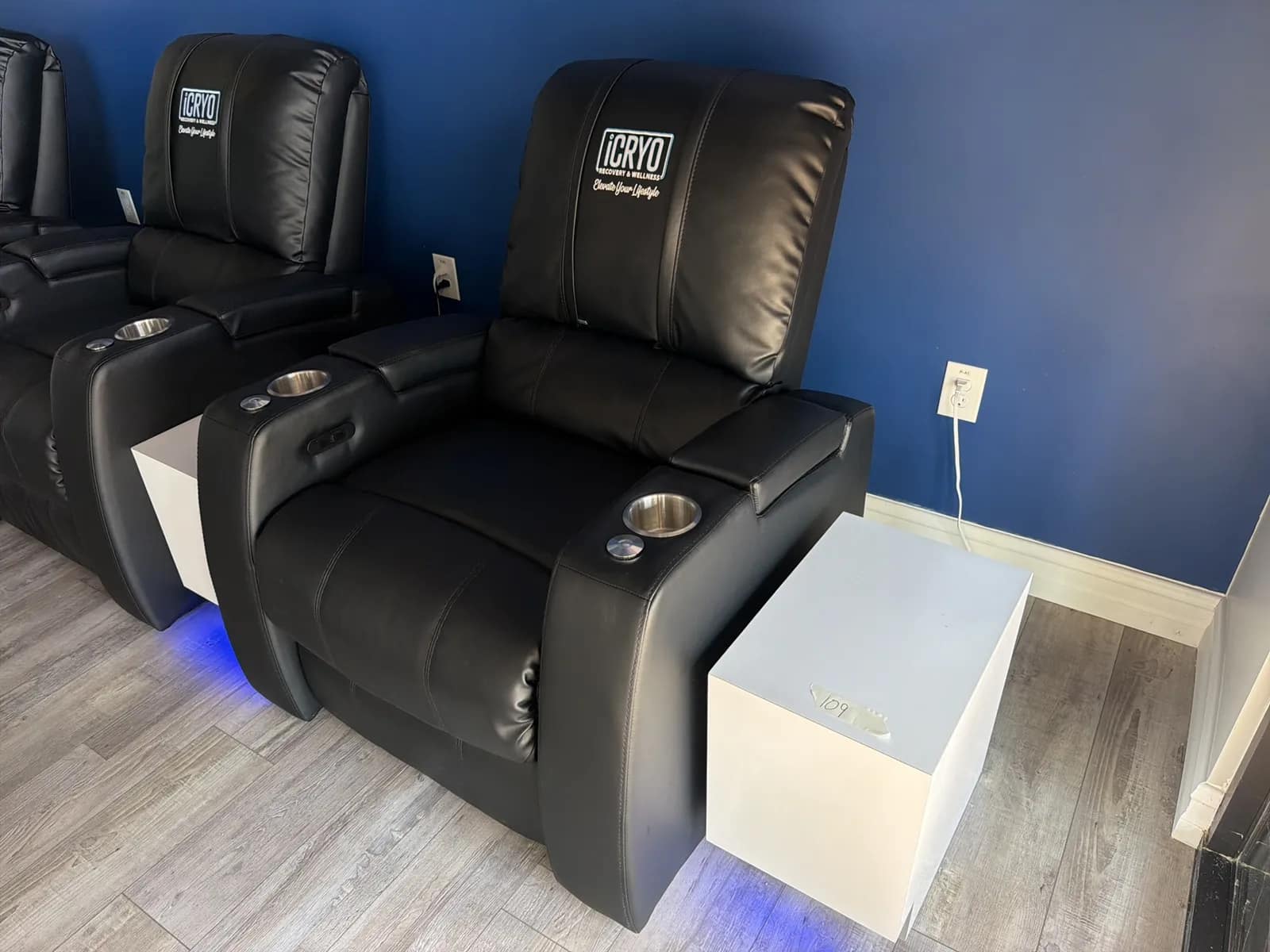 Electric Recliner Chair, photo 3 of 6
