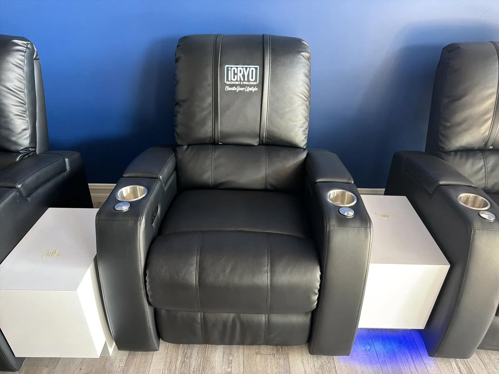 (1) Electric Recliner Chair, photo 2 of 7