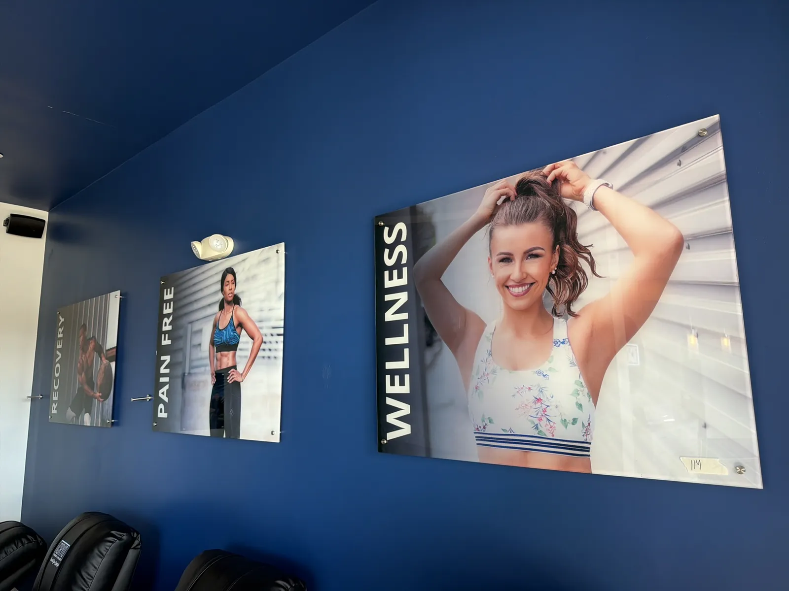 bulk-lot-wall-mounted-signs-mvh713n0