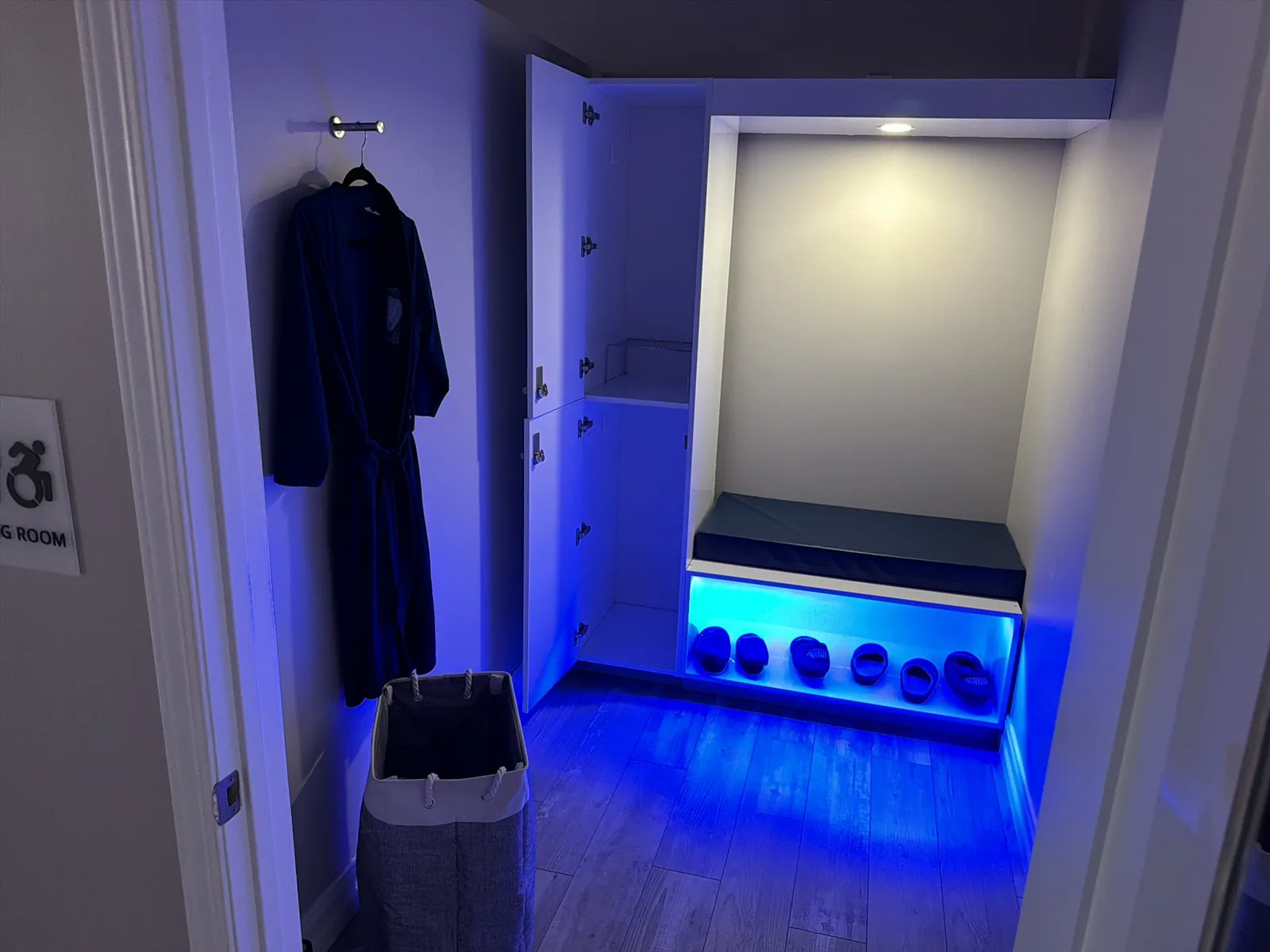 Contents of Room: Robe, Slippers, Laundry Basket, Trash Can, Mirror, photo 6 of 6