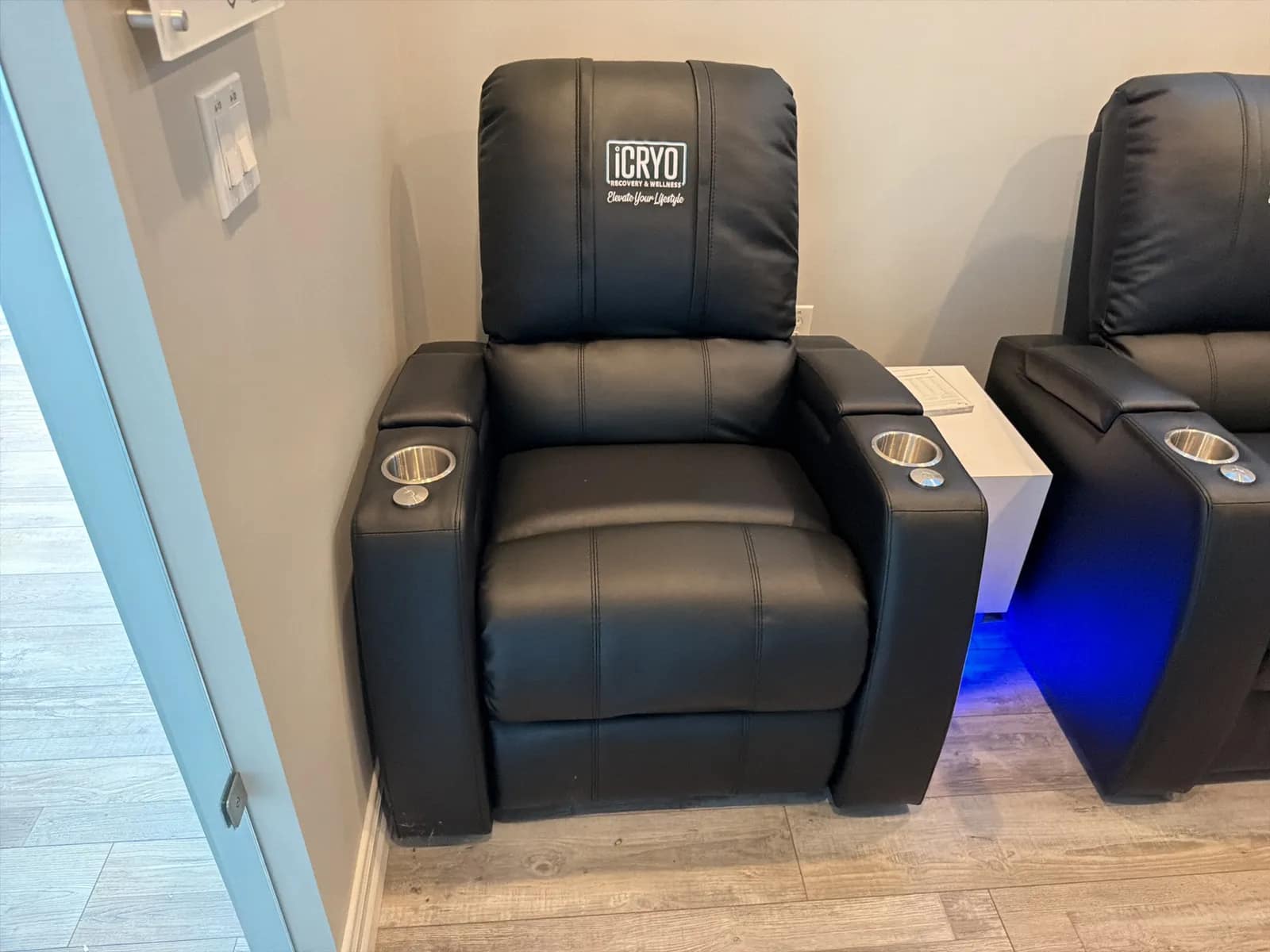 Electric Recliner Chair, photo 2 of 7