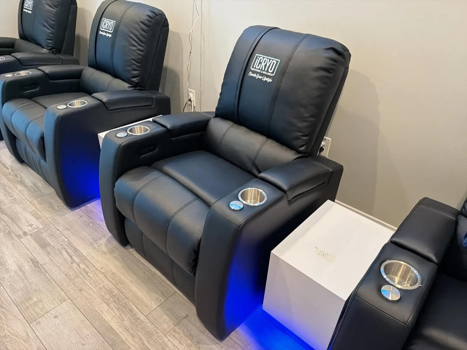 Electric Recliner Chair, photo 2 of 5