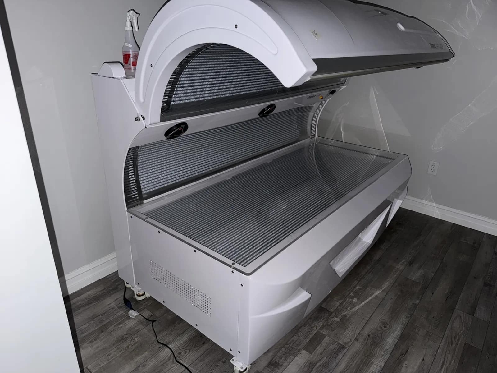 TheraLight 360+ Tanning Bed, photo 3 of 12