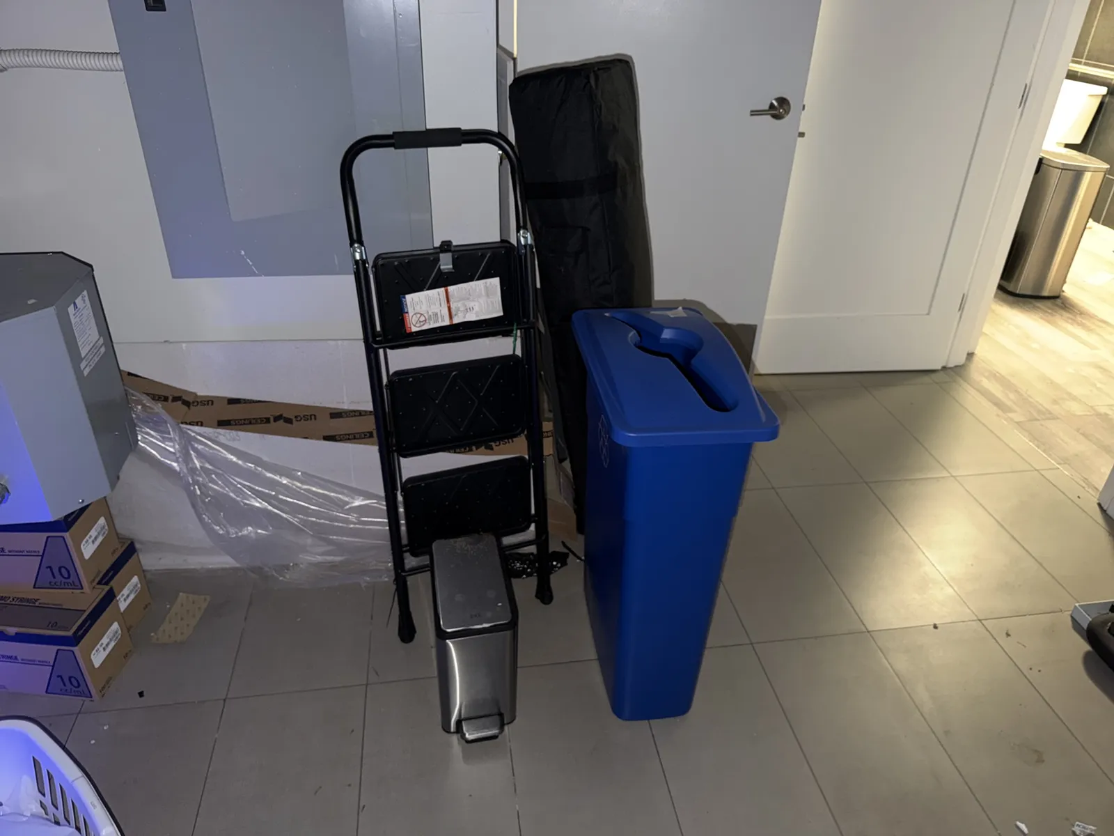 Pop UP, Chair, Recycle Bin, Step-Stool, Trash Can, photo 2 of 4