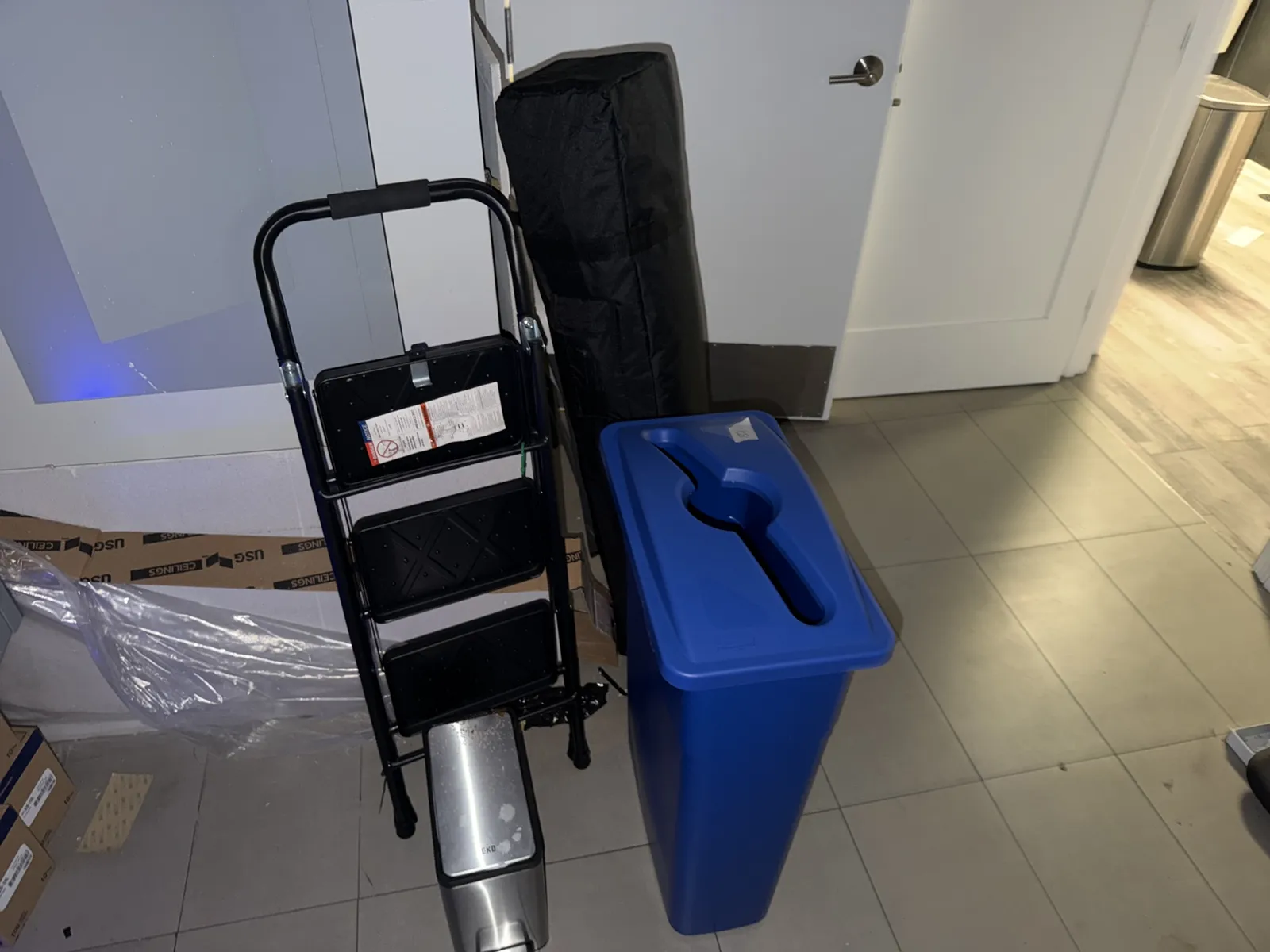 Pop UP, Chair, Recycle Bin, Step-Stool, Trash Can, photo 4 of 4