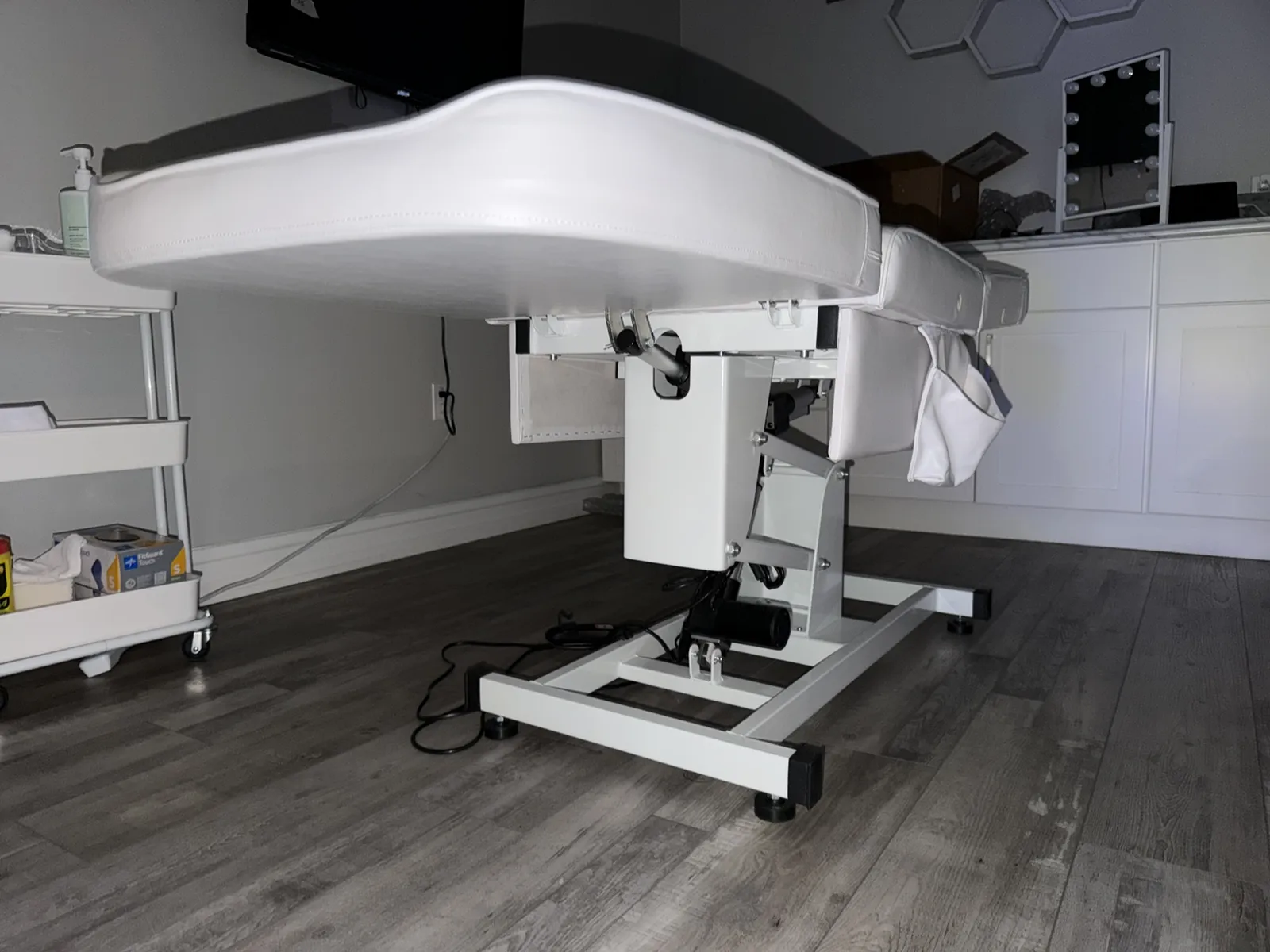 Fully Electric Salon / Medical Bed / Chair, photo 5 of 7