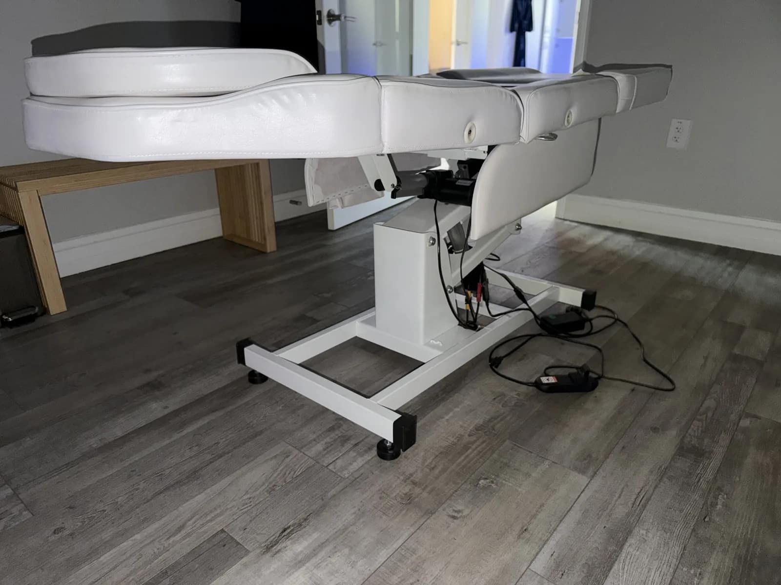 Fully Electric Salon / Medical Bed / Chair, photo 7 of 7