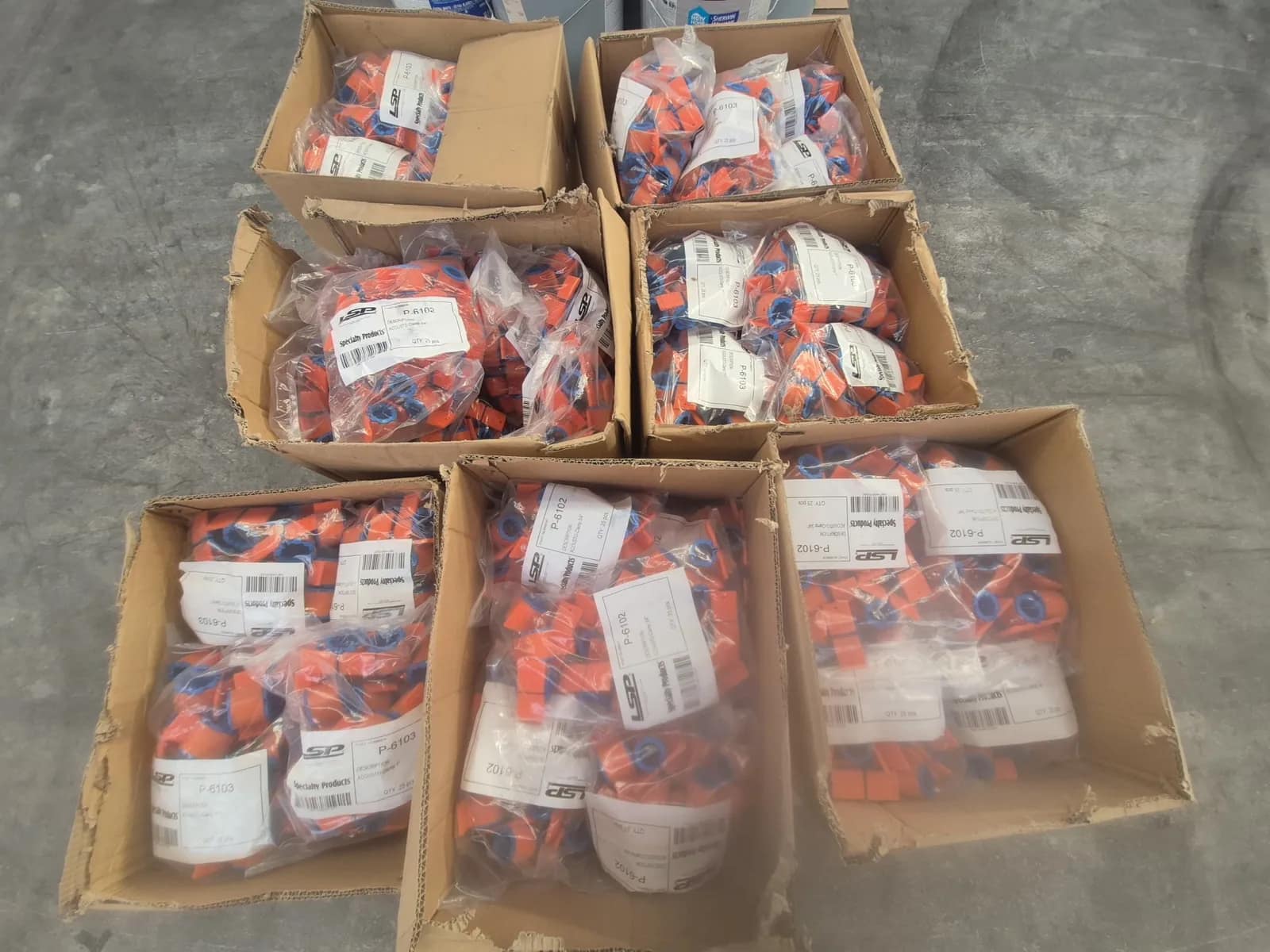 contents-of-pallet-assortment-of-acousto-clamps-various-sizes-1eb1e7