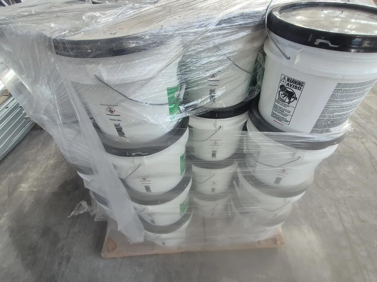 Contents Of Pallet: (48) Buckets Of Westpac, Ready Tex, photo 4 of 4