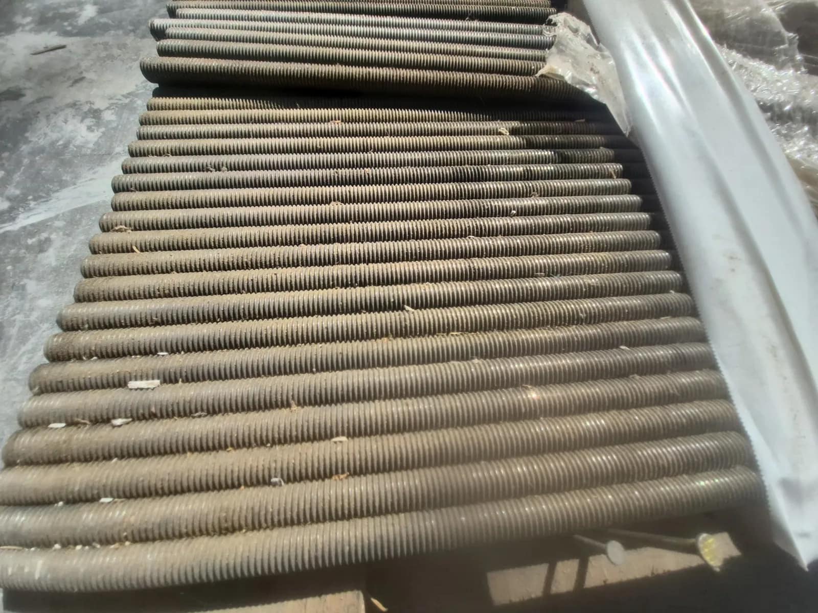 Contents Of Pallet: Assortment Of All Thread 5/8x40", Approximately (100) Sticks, photo 2 of 3