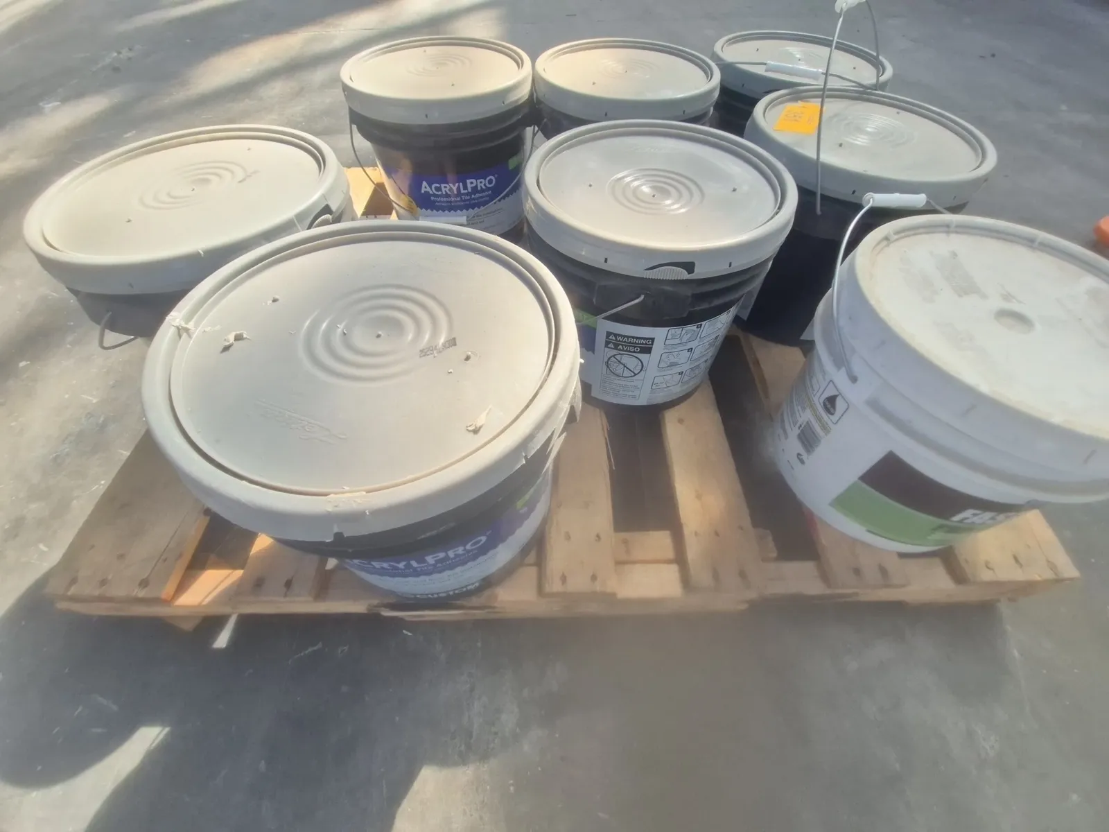 Contents Of Pallet: Assortment Of Tile/FRP Adhesive, photo 4 of 4
