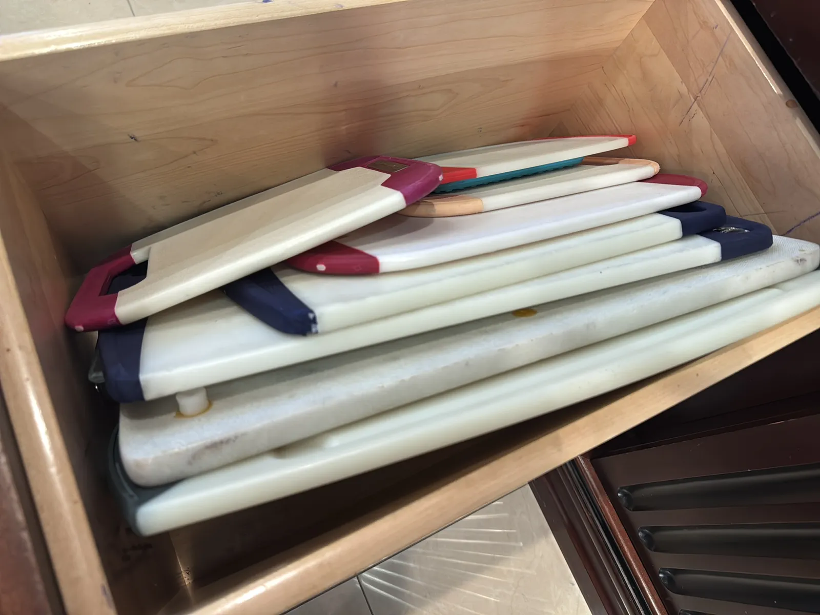 Contents Of Cabinets: Assorted Kitchenware, photo 3 of 8