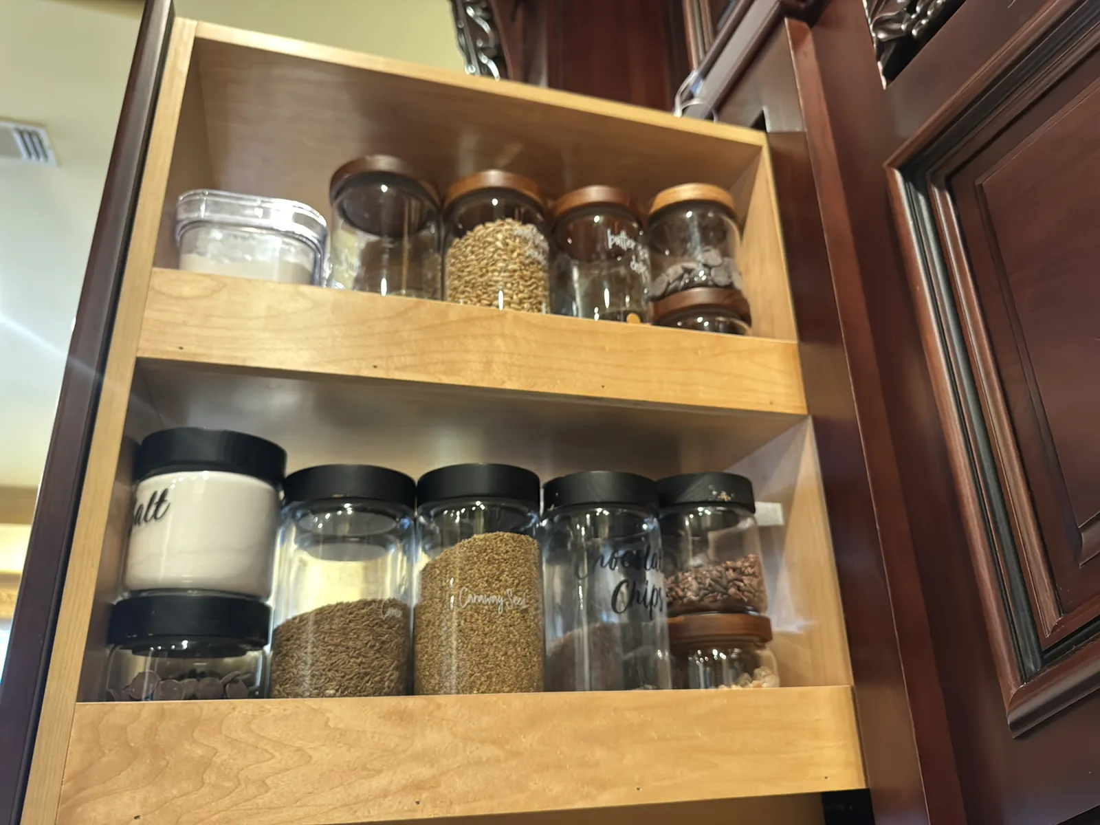 Contents Of Cabinets: Assorted Kitchenware, photo 6 of 8