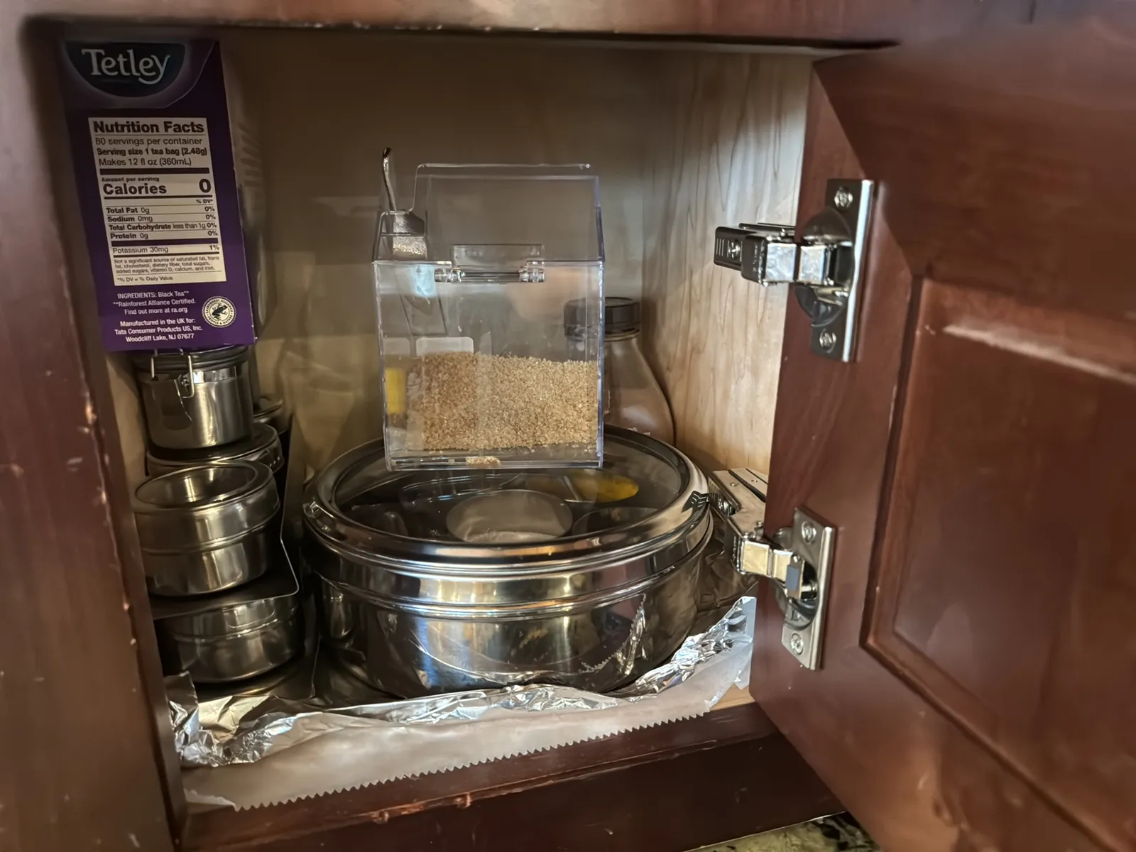 Contents Of Cabinets: Assorted Kitchenware, photo 8 of 8
