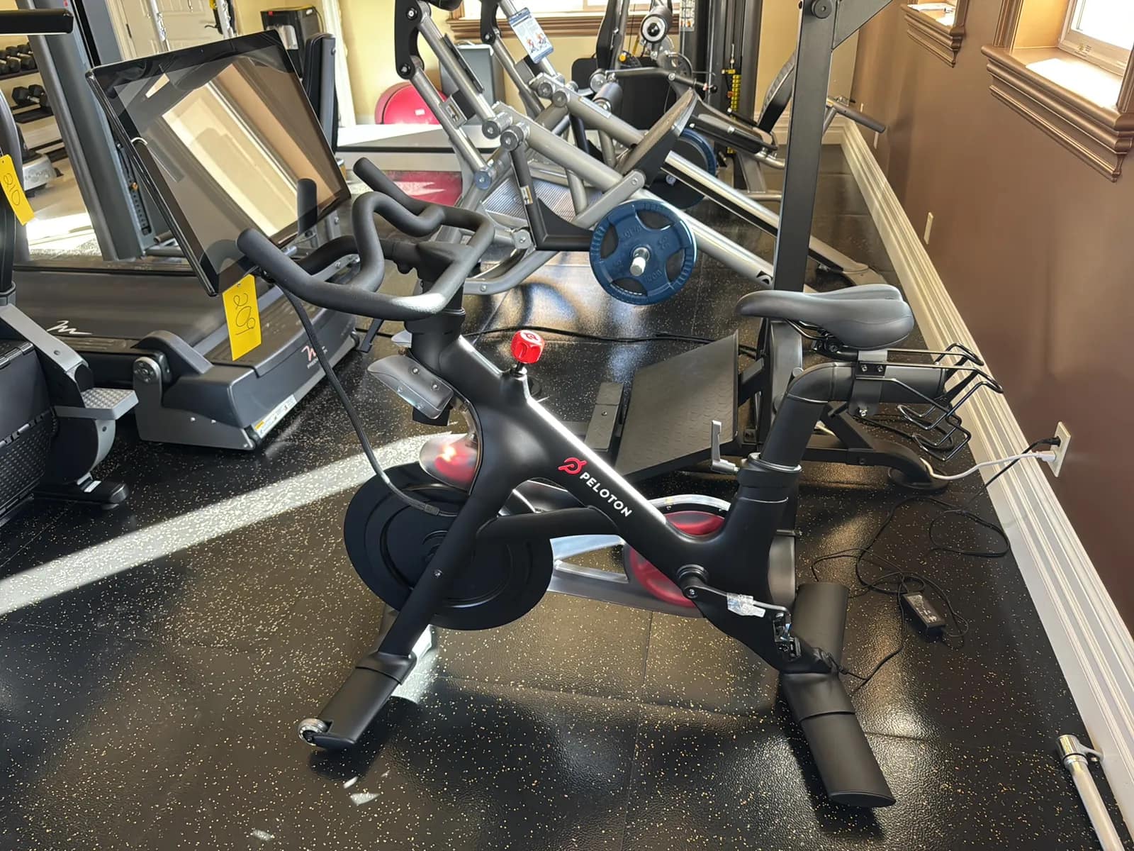 Peloton Machine, photo 2 of 6