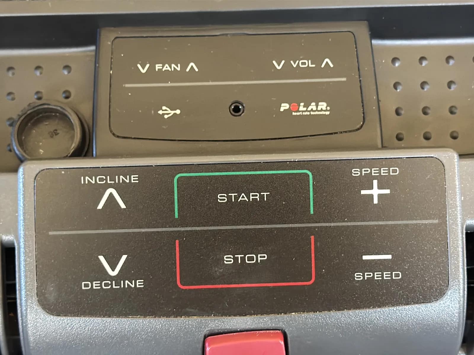 Free Motion i7.9 Incline Trainer Treadmill With Polar Heart Rate Technology, photo 7 of 8