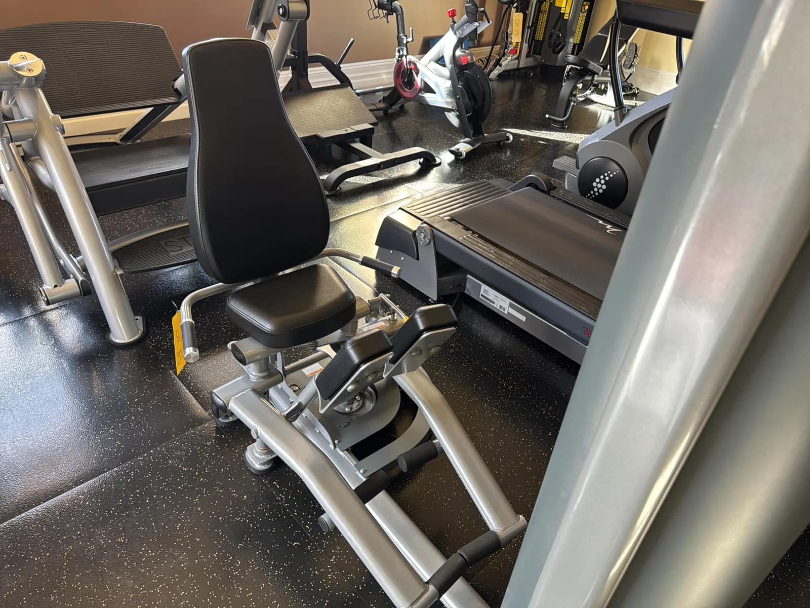 Paramount Inner Outer Thigh Machine, photo 8 of 8