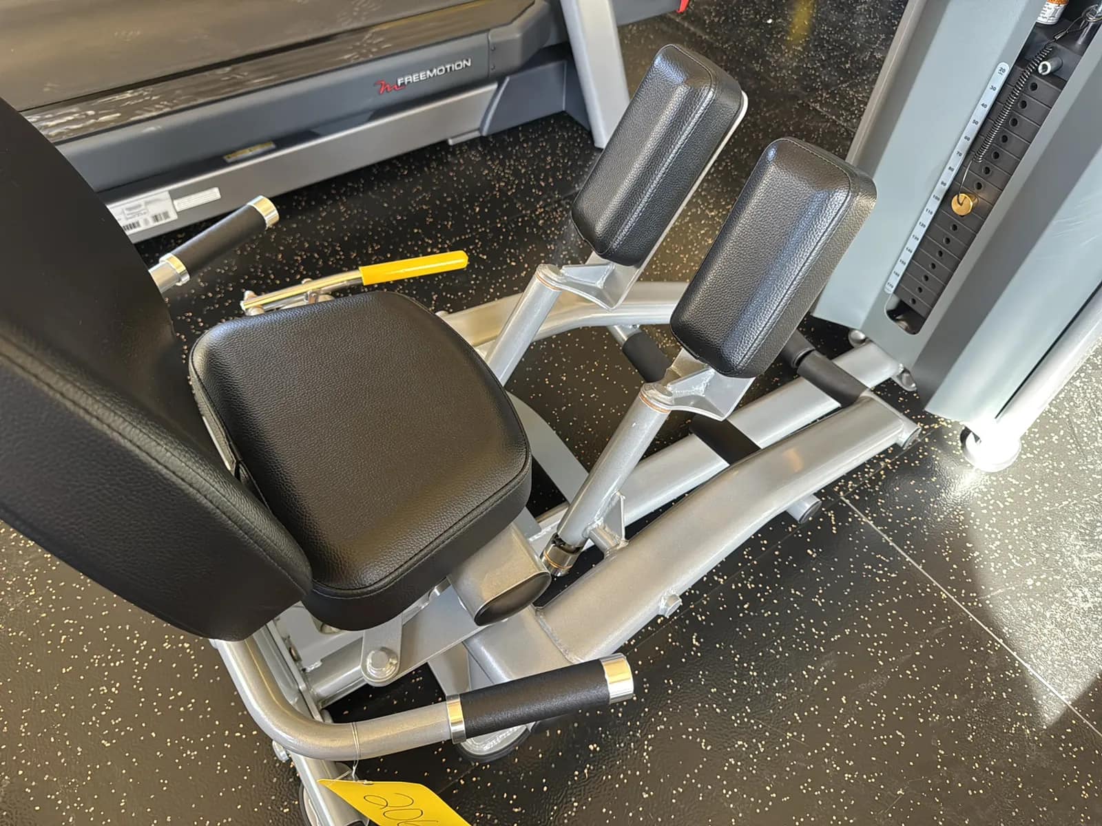 Paramount Inner Outer Thigh Machine, photo 7 of 8