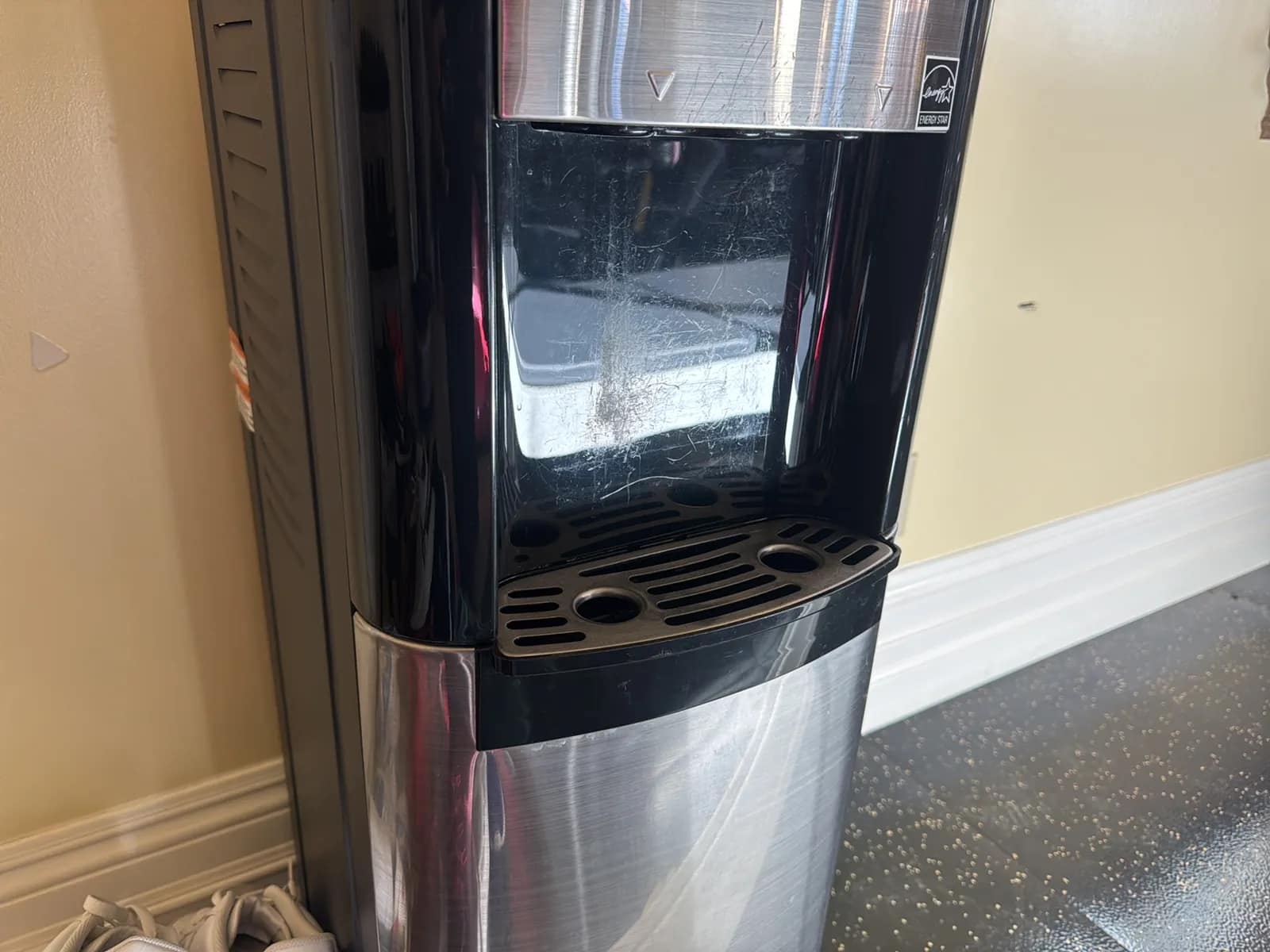 Self Clean Hot And Cold Water Dispenser, photo 3 of 5