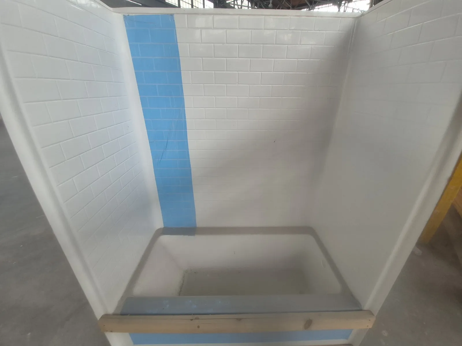 1-fibercar-bathtib-surround-approximately-30x60-right-sided-mvif822d