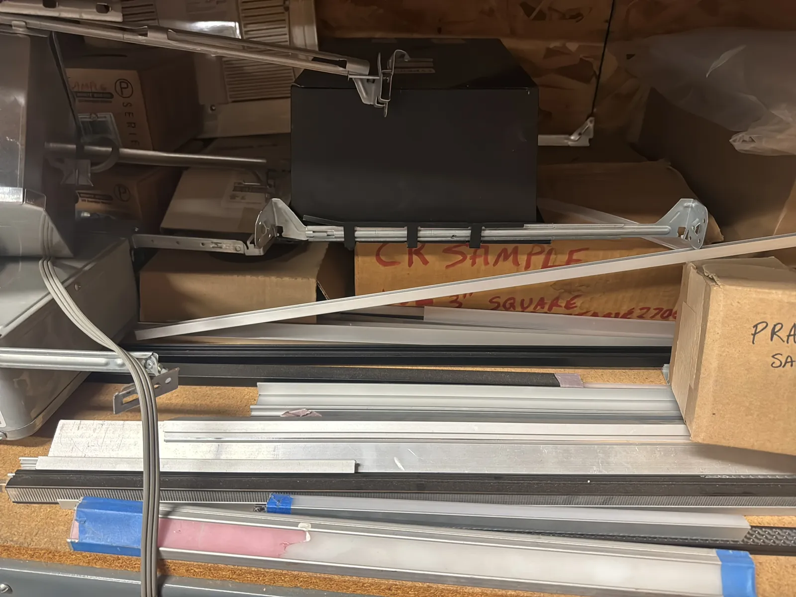 Contents Of (1) Shelf: Recessed Lighting Fixtures, Downlights, Trim And More, photo 4 of 9