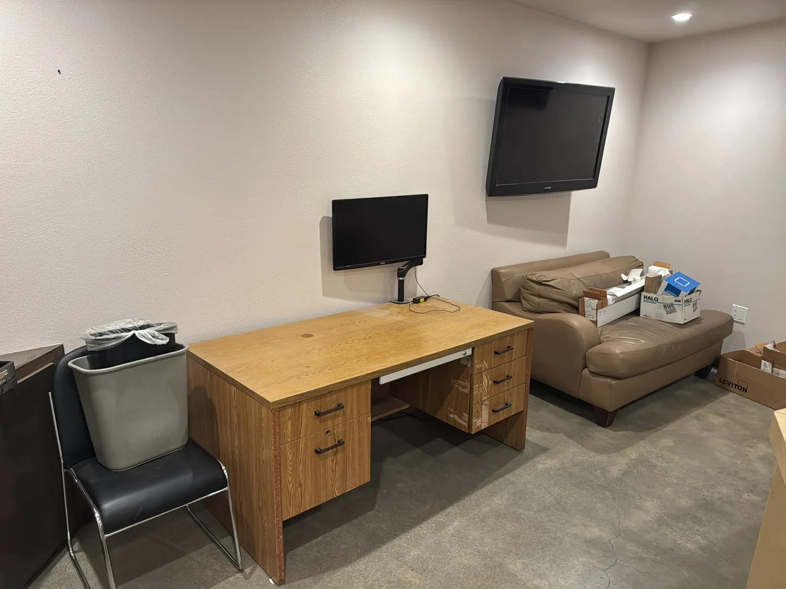 contents-of-room-desks-couch-chairs-tv-and-shelves-0704-1792699671333-mvjz3j8l