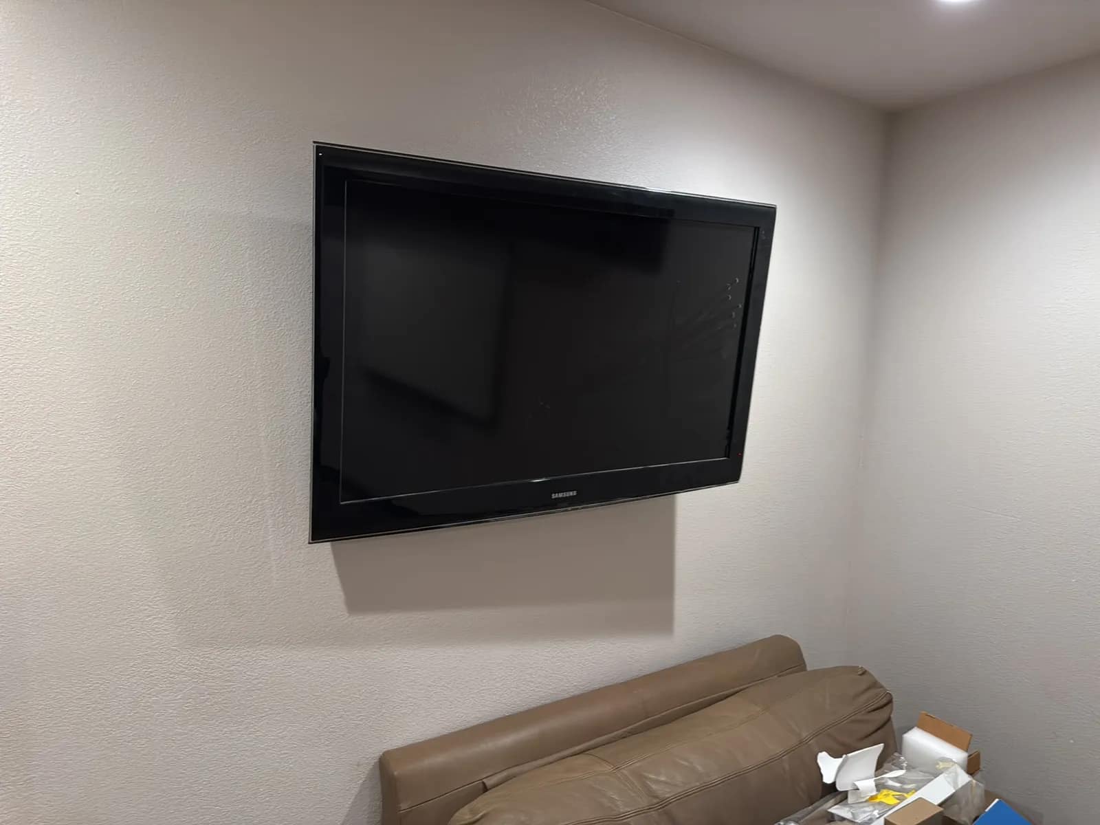 Contents Of Room: Desks, Couch, Chairs, TV, And Shelves, photo 8 of 18