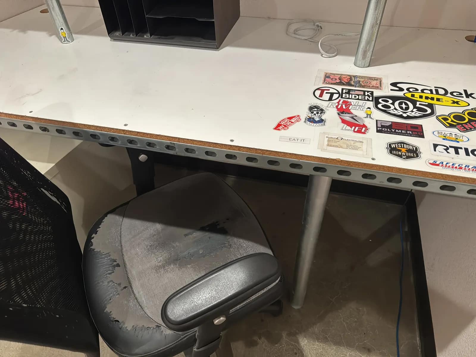 Contents Of Room: Desk, Chairs, Chair And Ottoman, And Filing Cabinet, photo 8 of 9