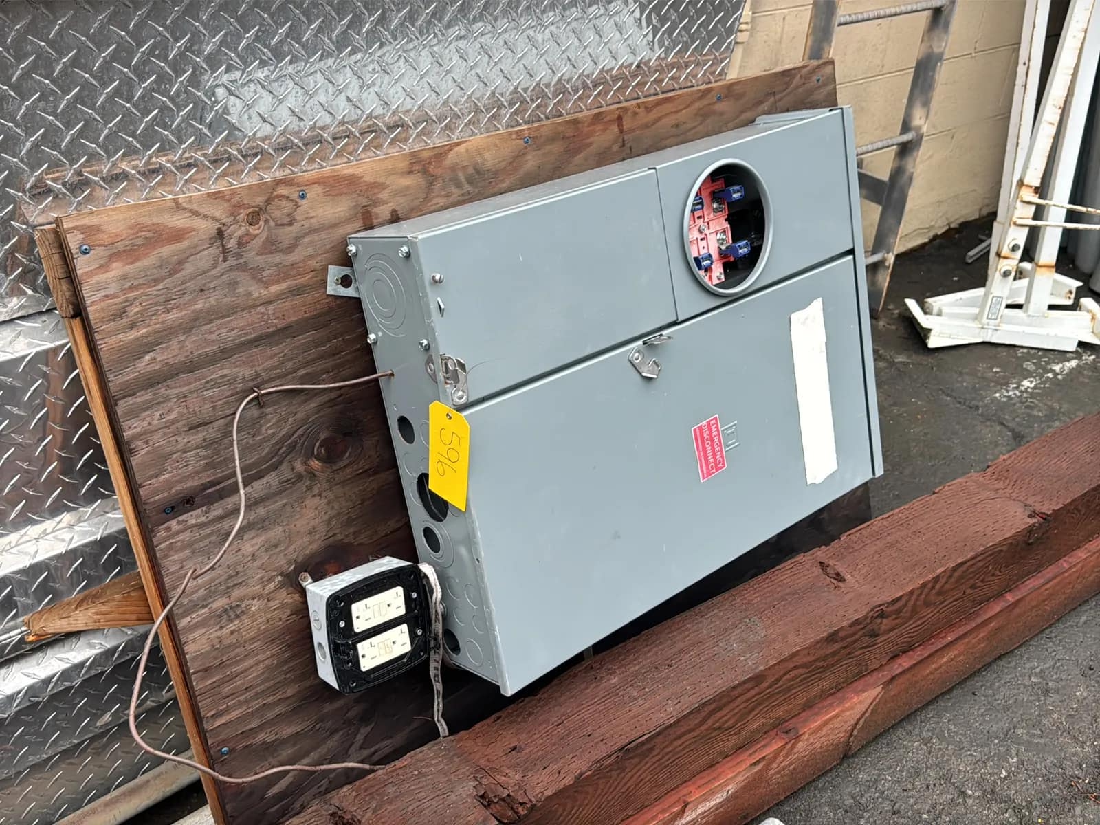 24’ Pole And 20’ Pole With Power Control Box, photo 4 of 11