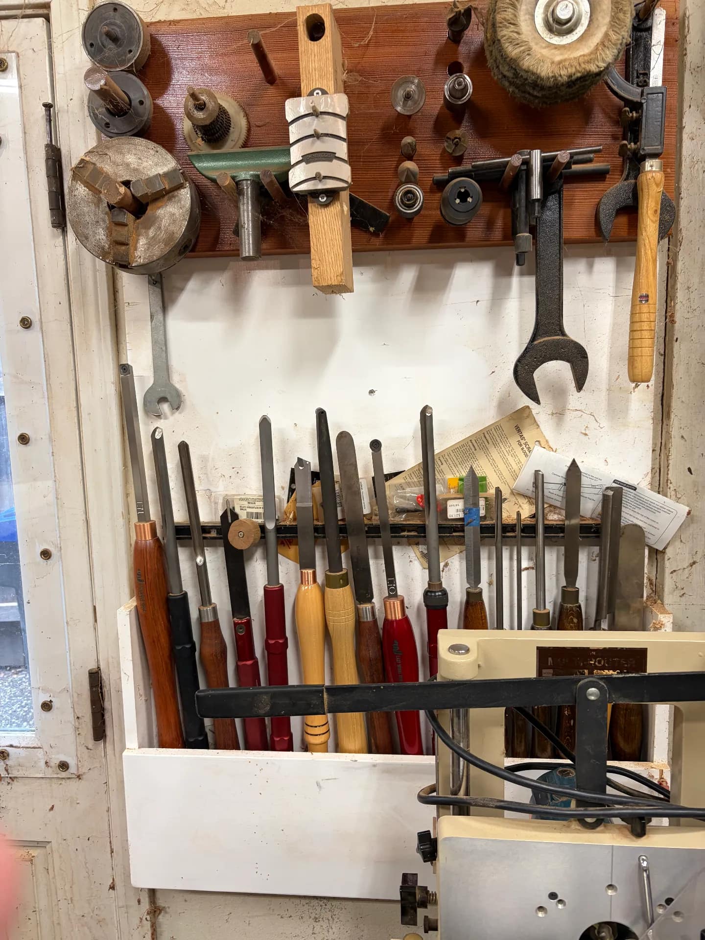 assorted-woodworking-tools-mvv5ix6y