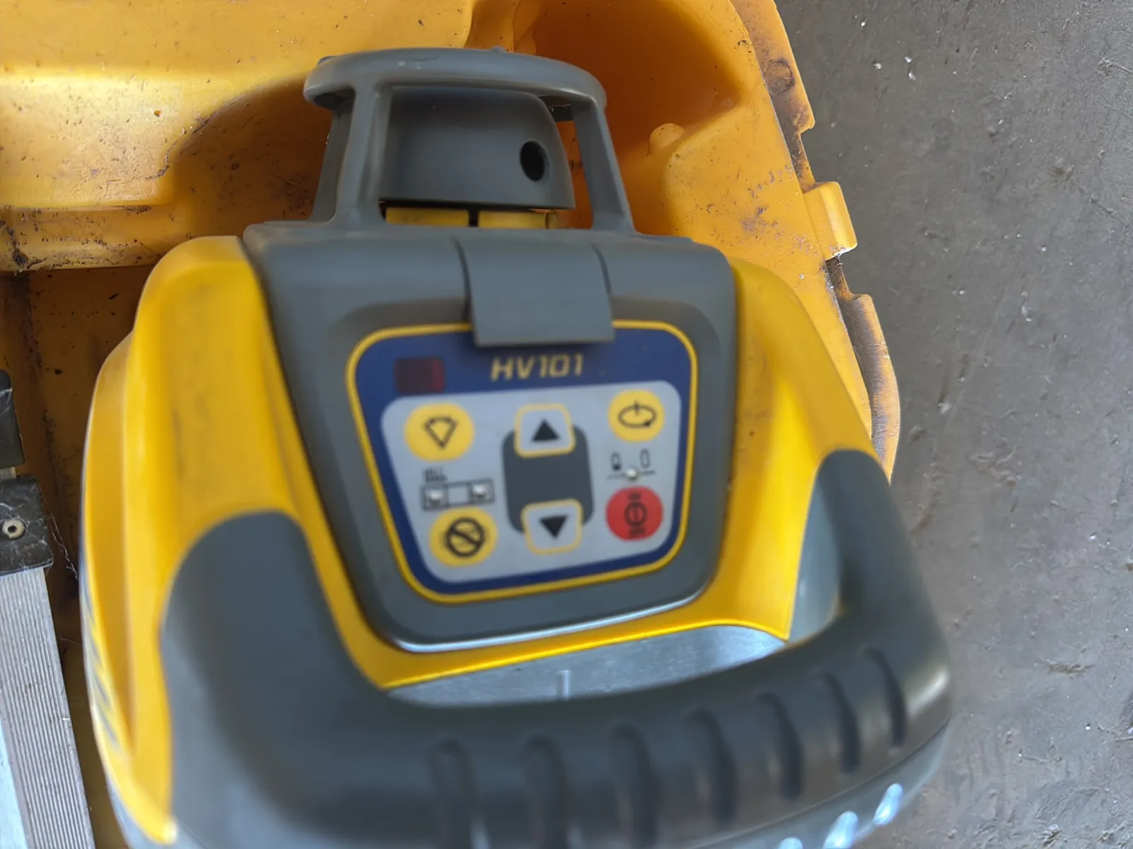 Spectra Precision HV 101 Laser Level And Tripod, photo 6 of 6