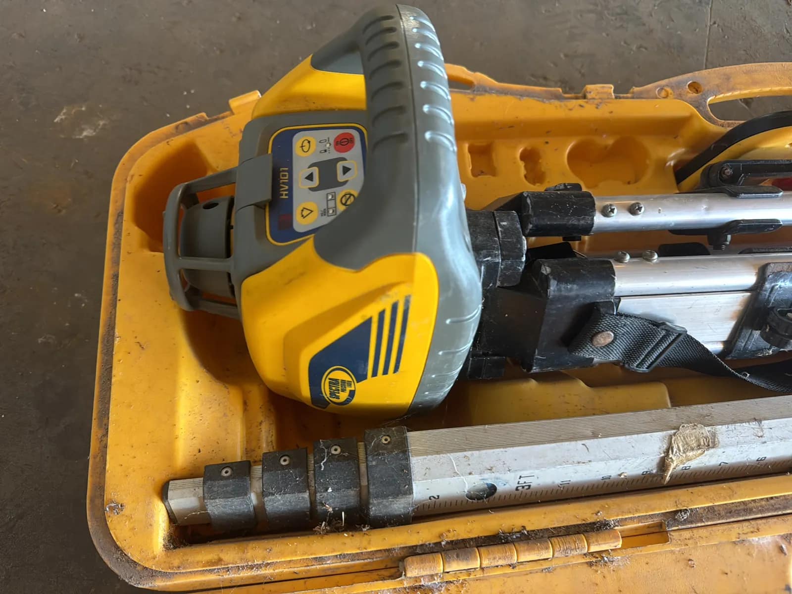 Spectra Precision HV 101 Laser Level And Tripod, photo 2 of 6
