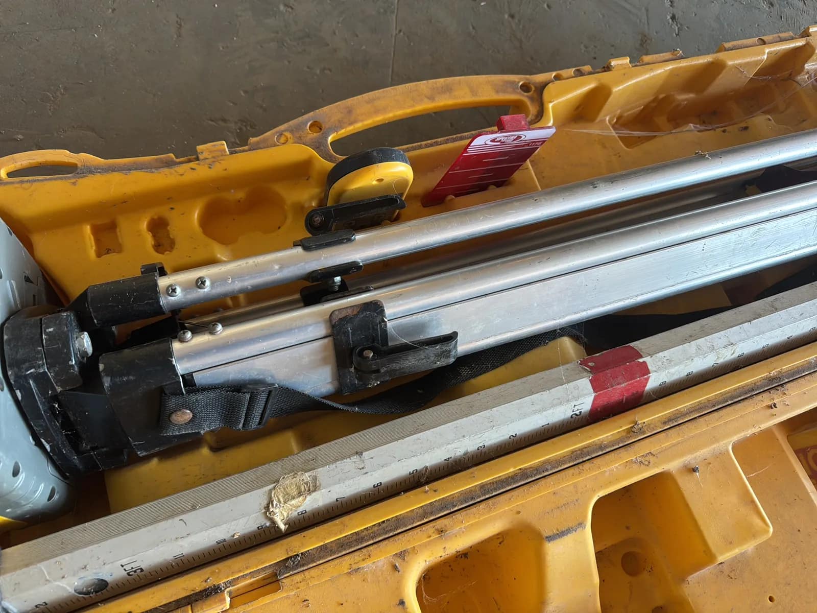 Spectra Precision HV 101 Laser Level And Tripod, photo 3 of 6