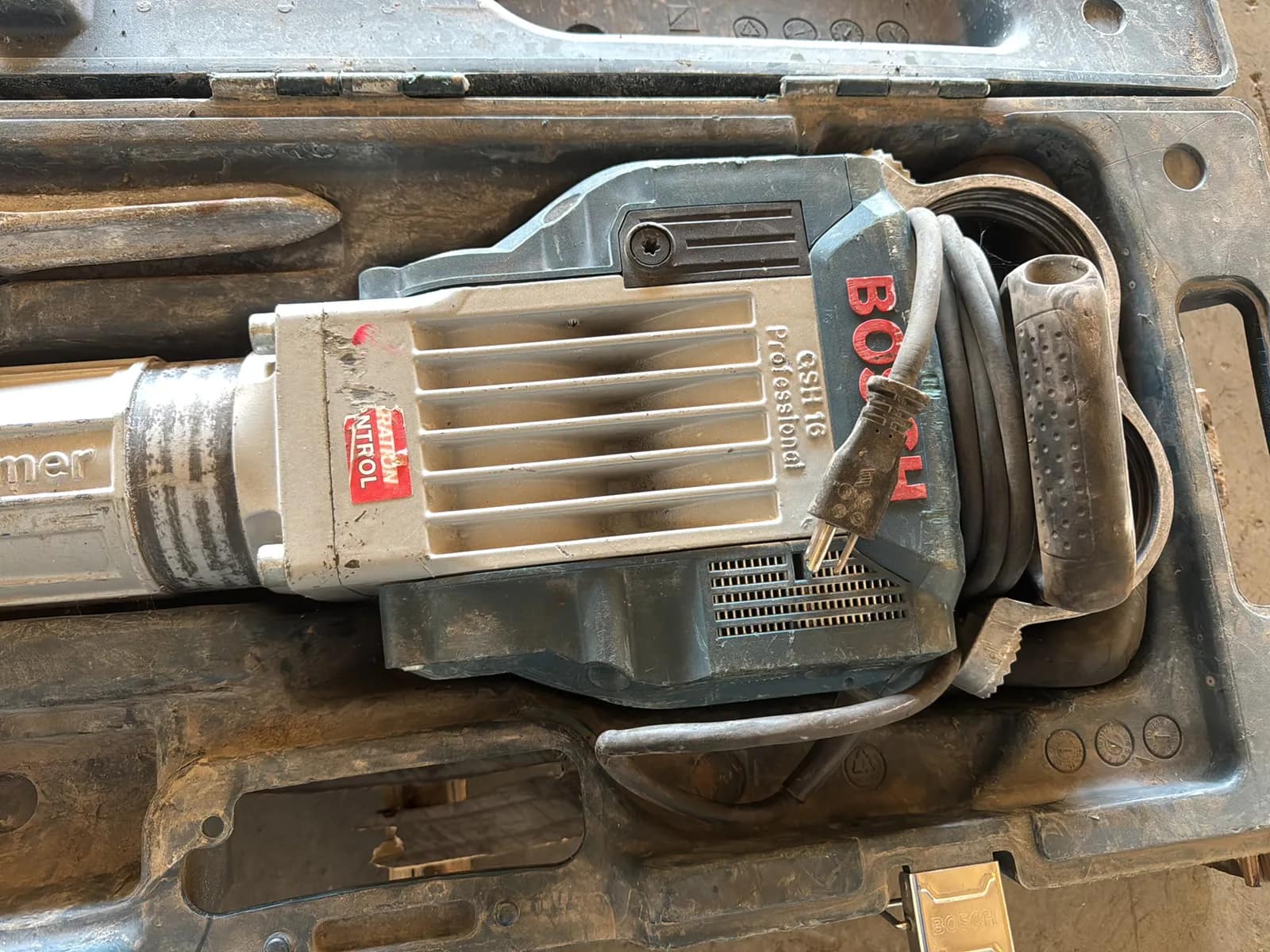 Bosch GSH16 Corded Jack Hammer, photo 2 of 6