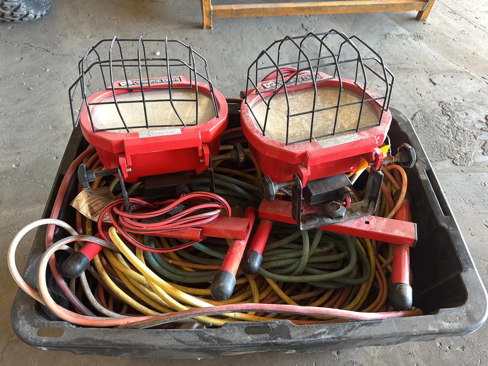 Plastic Bin With Assorted Work Lamps And Extension Cords, photo 3 of 5
