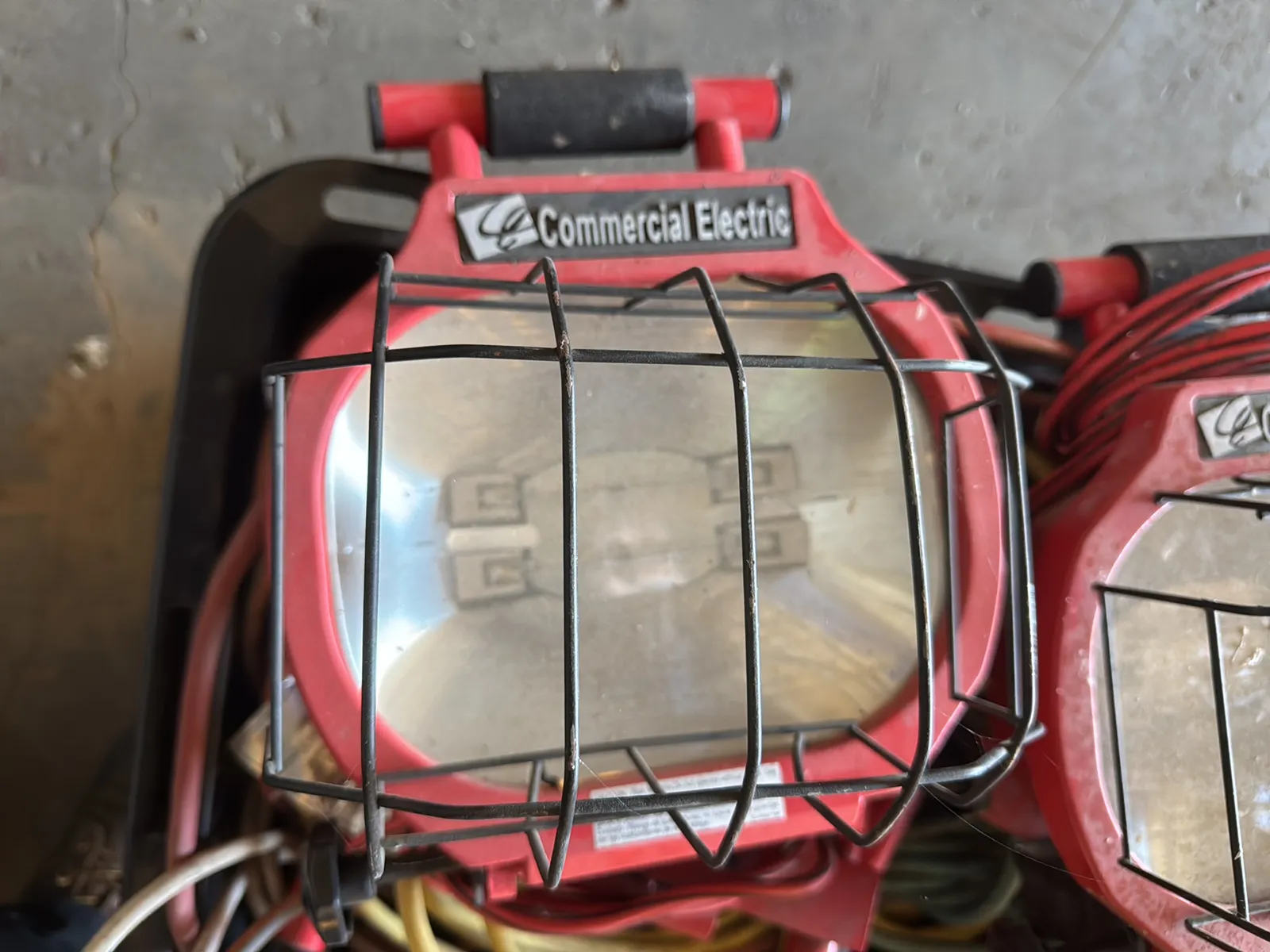 Plastic Bin With Assorted Work Lamps And Extension Cords, photo 5 of 5