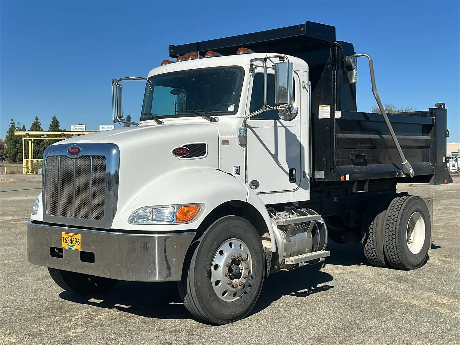 2022 Peterbilt 337 Dump Truck, photo 10 of 71