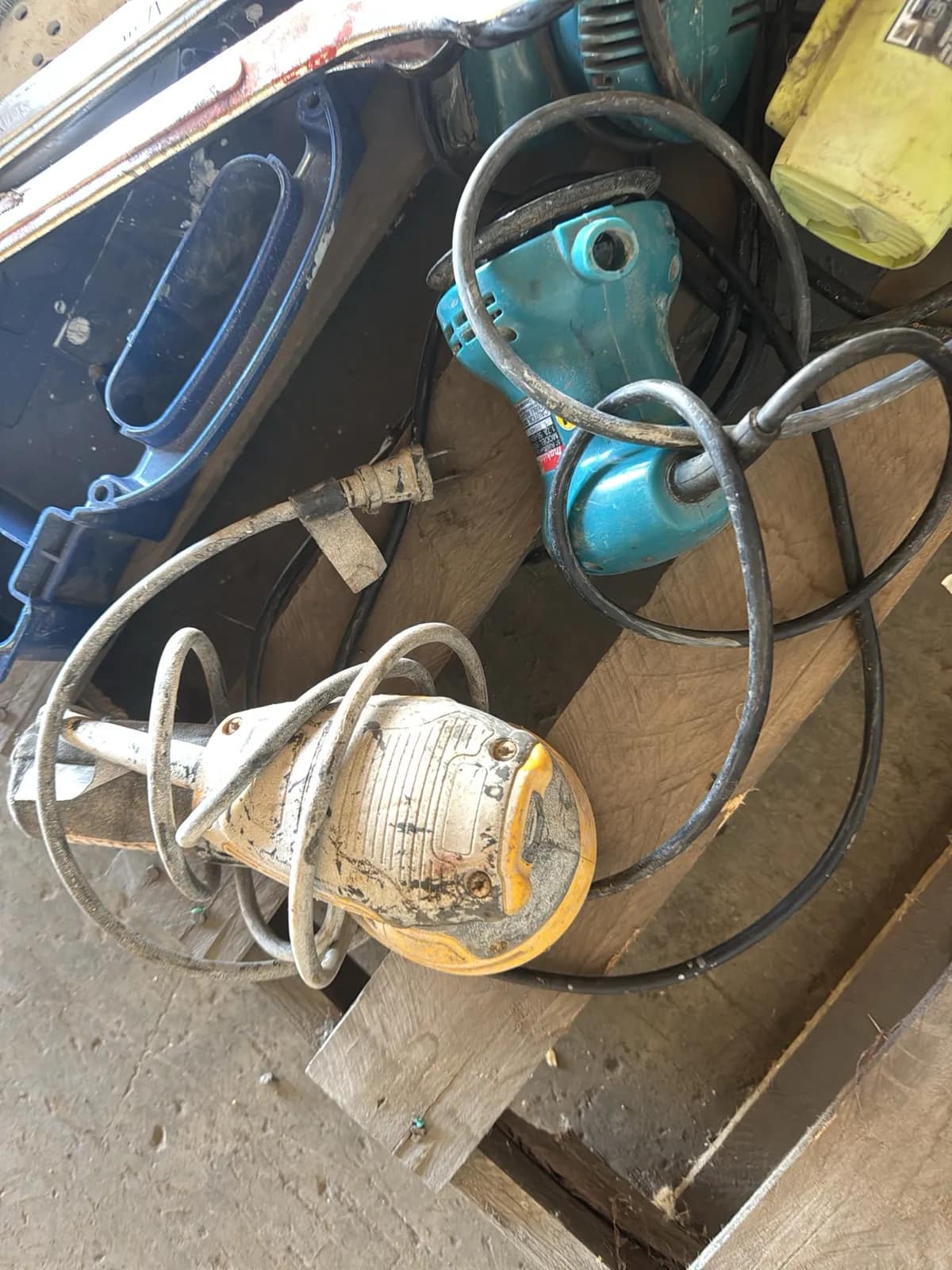 Pallet Of Assorted Corded Tools, Spray Gun And More, photo 5 of 5