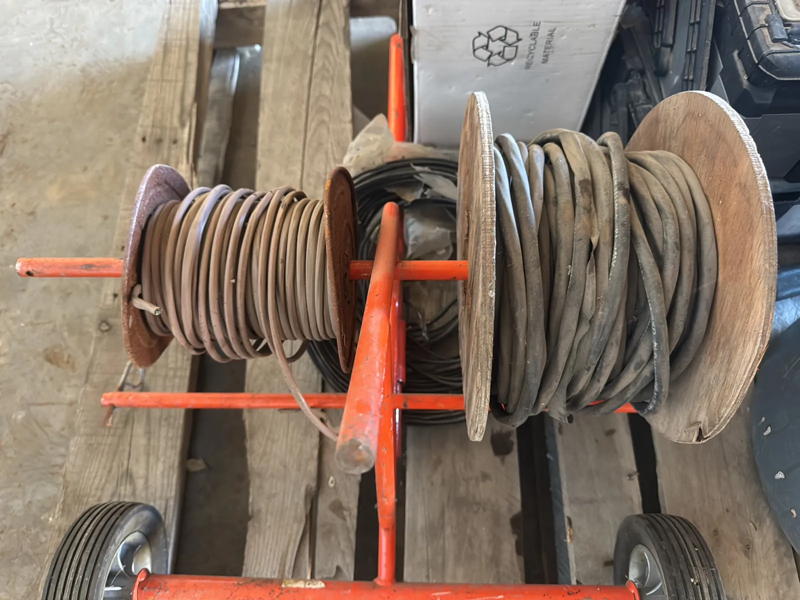 Pallet Of Assorted Extension Cords, Parts Boxes, Internet Cable And More, photo 5 of 6