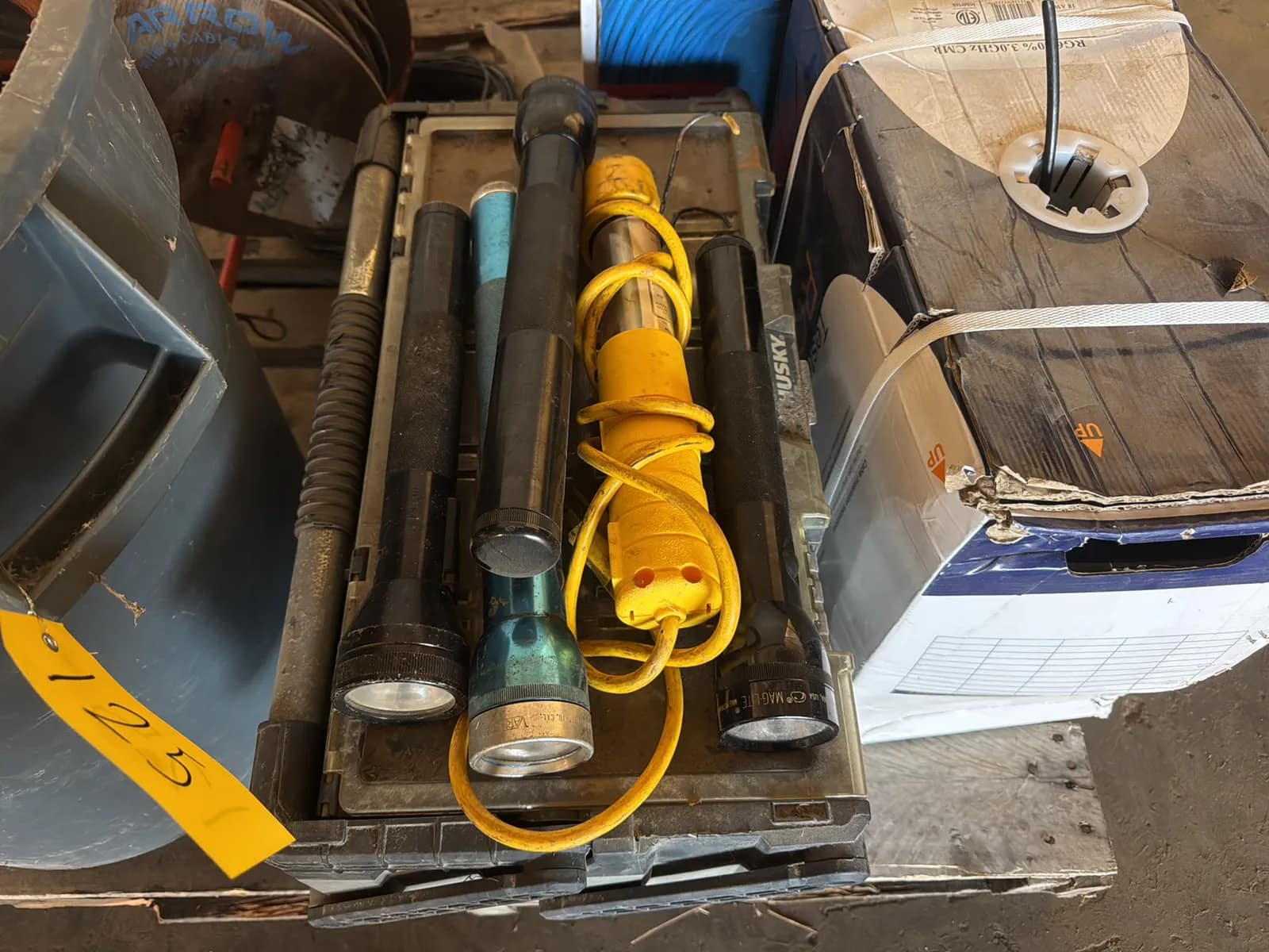 Pallet Of Assorted Extension Cords, Parts Boxes, Internet Cable And More, photo 3 of 6