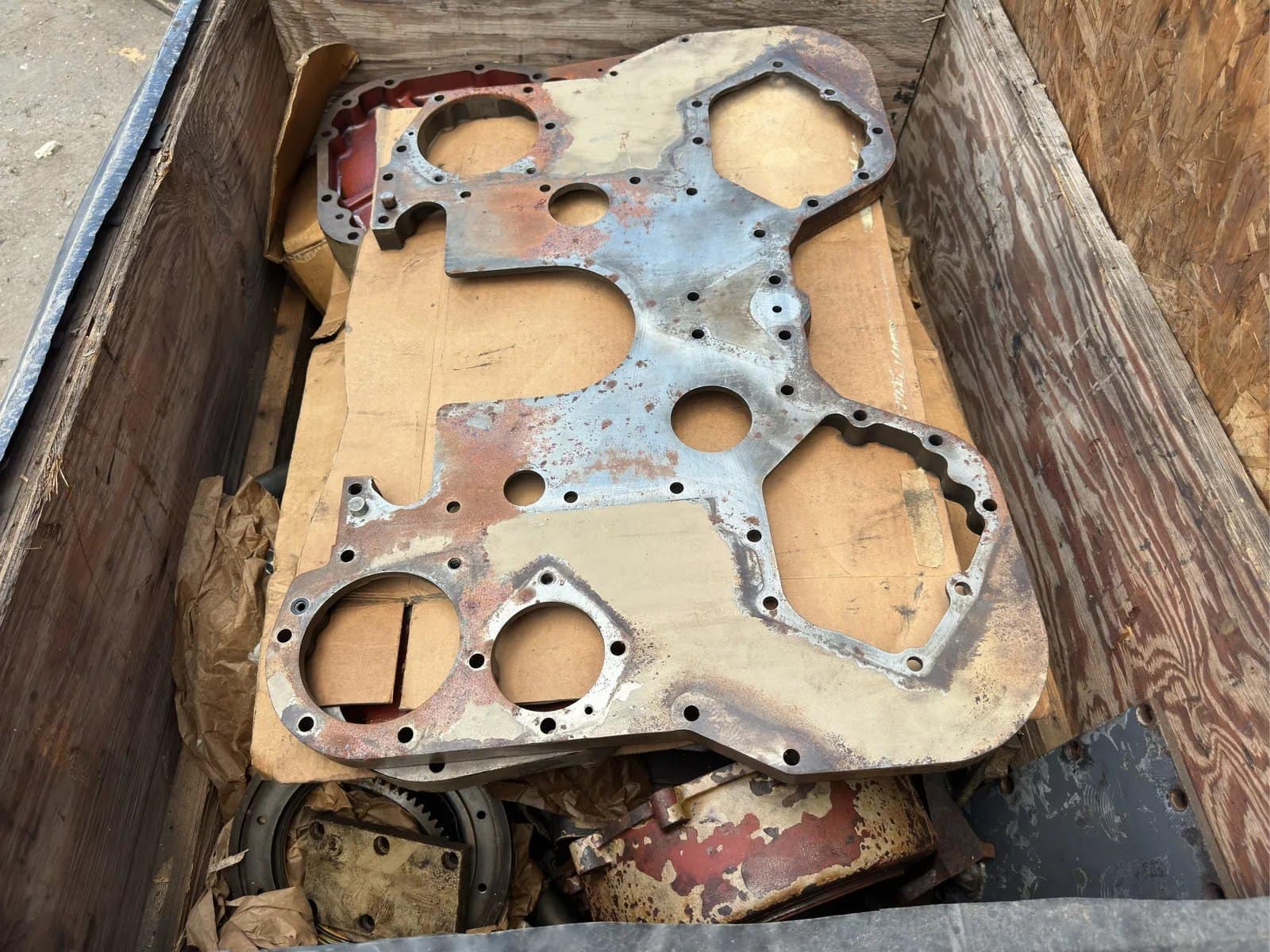 Contents Of Crate: Assorted Cummins Core Parts, photo 4 of 5