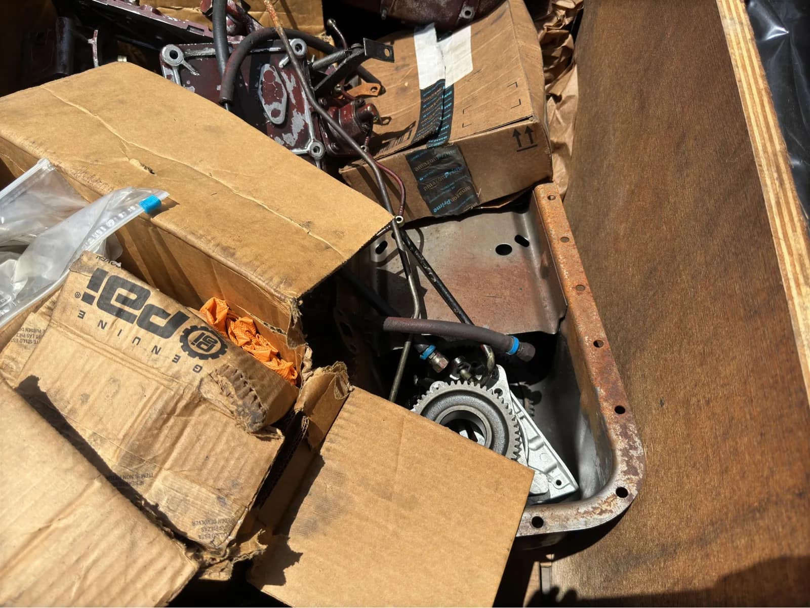 Contents Of Crate: Assorted Cummins Core Parts, photo 5 of 6