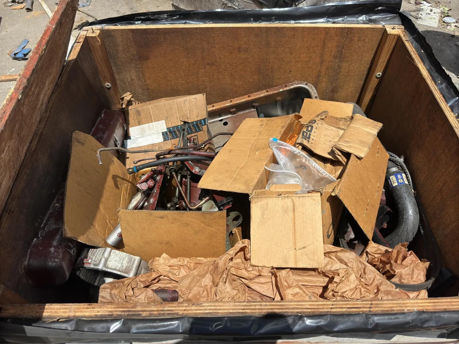 Contents Of Crate: Assorted Cummins Core Parts, photo 3 of 6