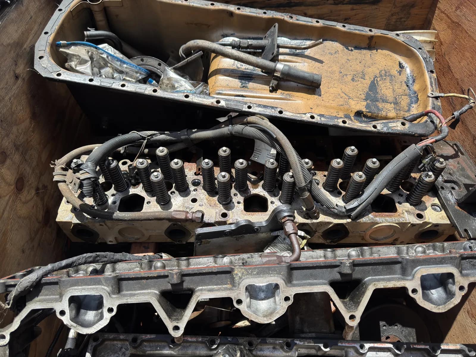 Contents Of Bin: Assorted Diesel Engine Core Parts, photo 4 of 7