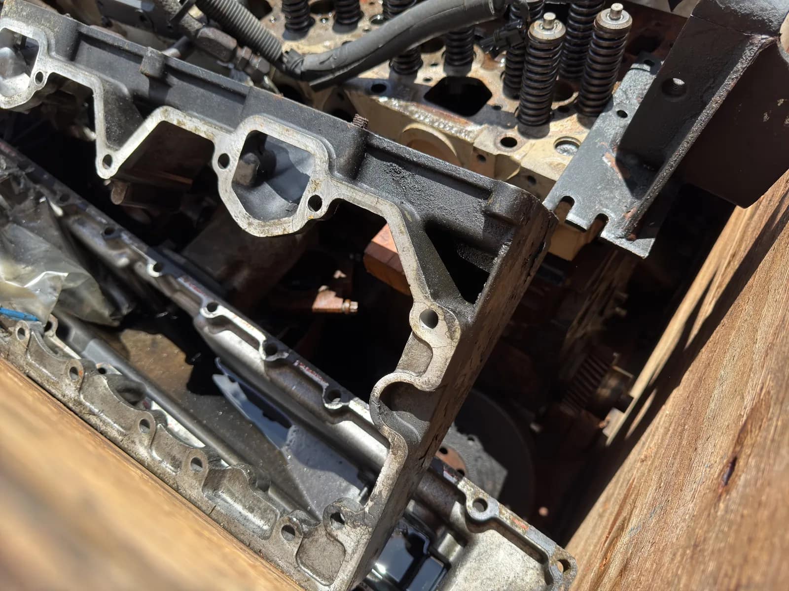 Contents Of Bin: Assorted Diesel Engine Core Parts, photo 6 of 7
